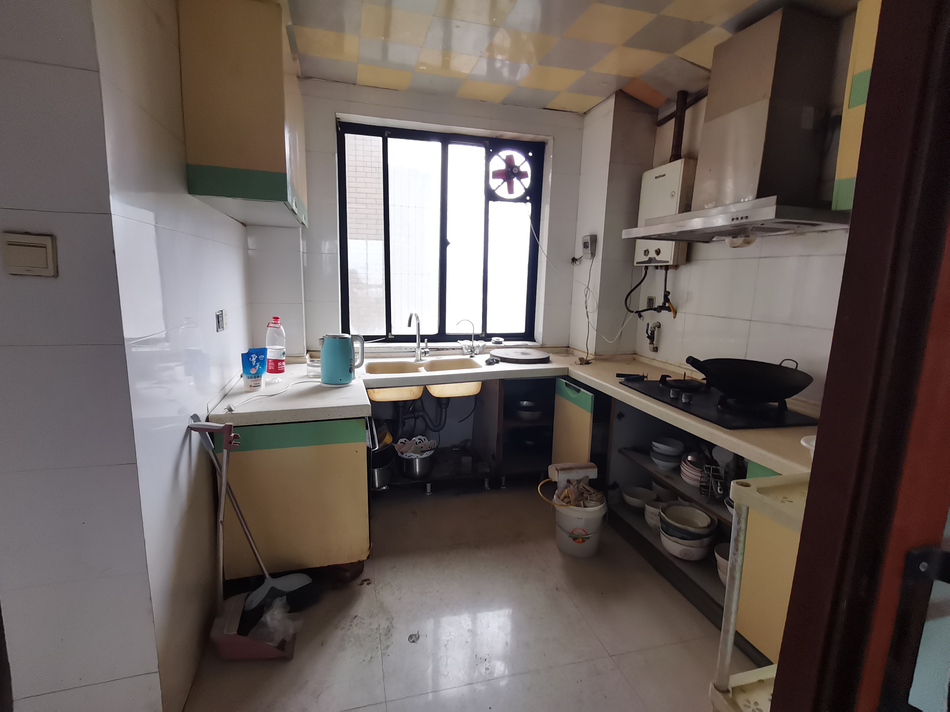 湘银二期世纪花园 5室3厅2卫 98.0万 湘银二期世纪花园 5室3厅2卫 98.0万室内图