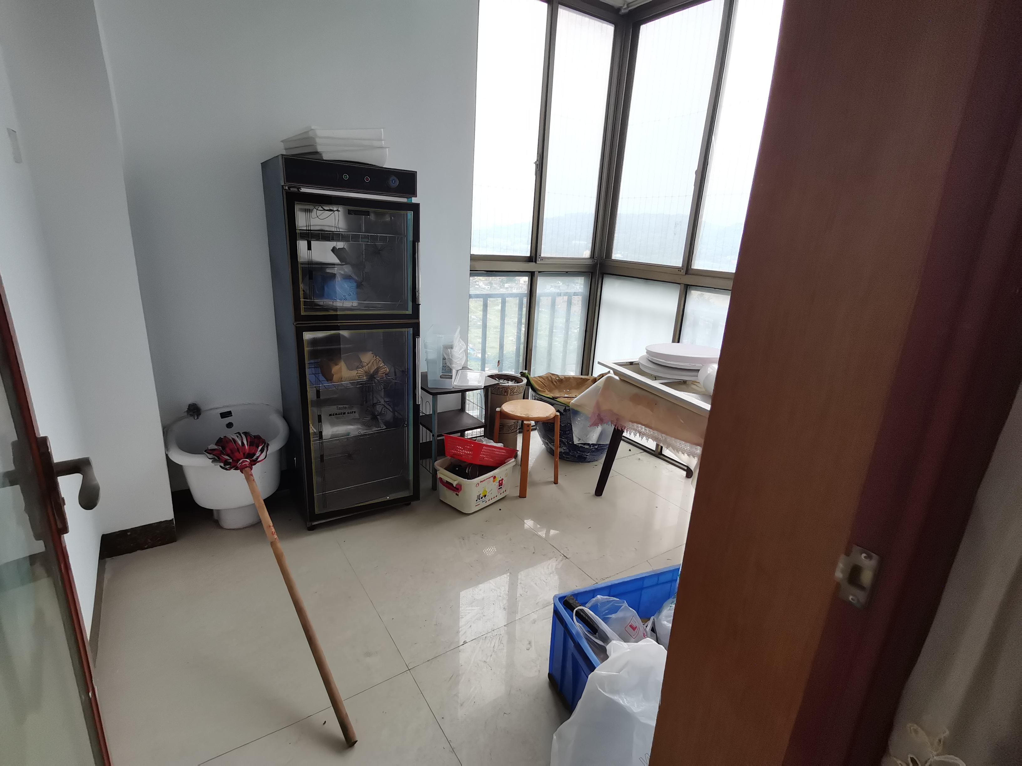 湘银二期世纪花园 5室3厅2卫 98.0万 湘银二期世纪花园 5室3厅2卫 98.0万室内图