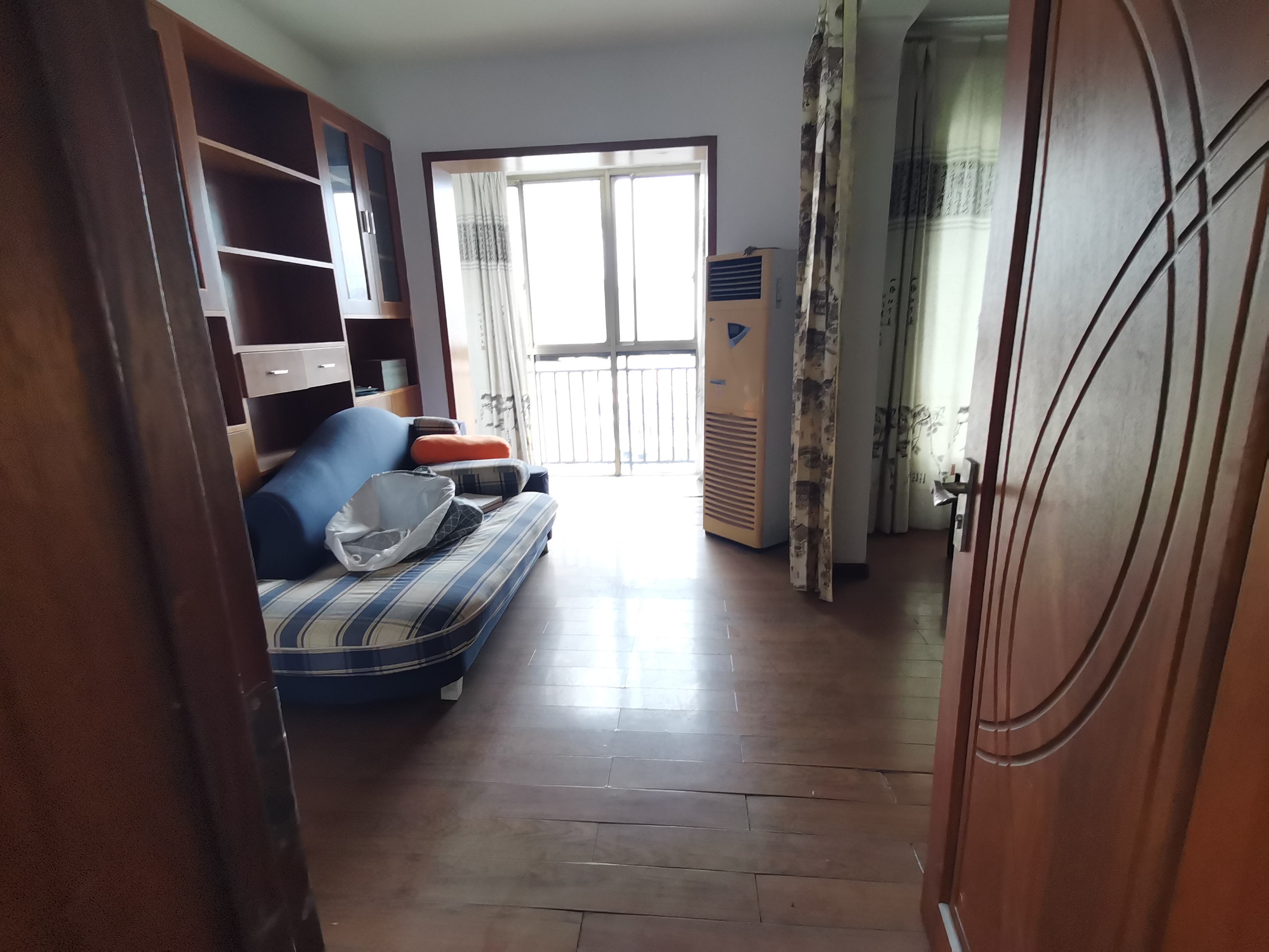 湘银二期世纪花园 5室3厅2卫 98.0万 湘银二期世纪花园 5室3厅2卫 98.0万室内图