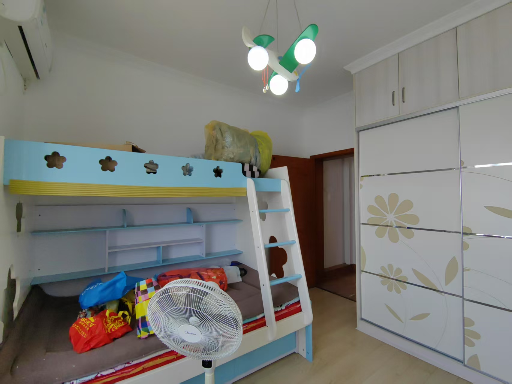 印象华都 4室2厅2卫 56.0万 印象华都 4室2厅2卫 56.0万室内图