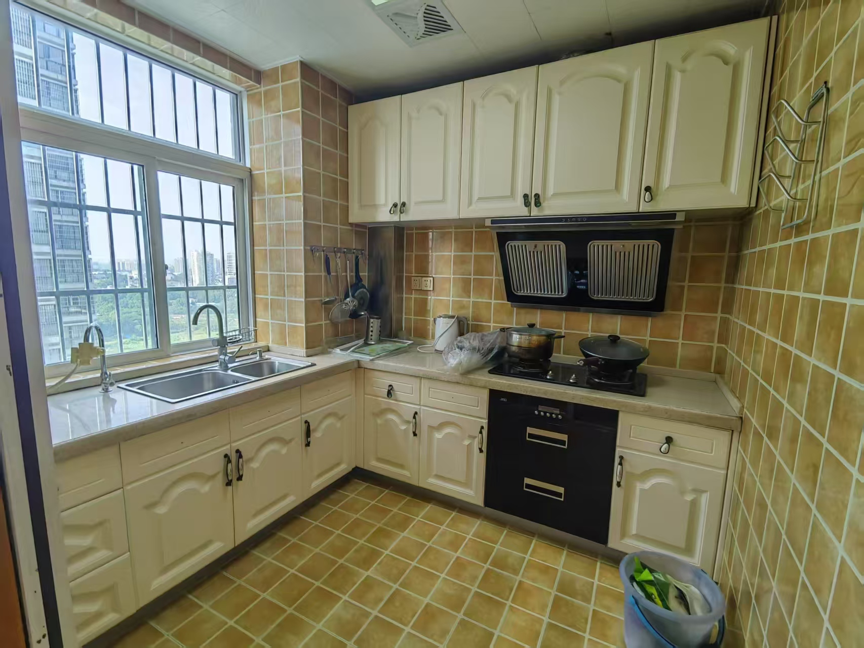 印象华都 4室2厅2卫 56.0万 印象华都 4室2厅2卫 56.0万室内图