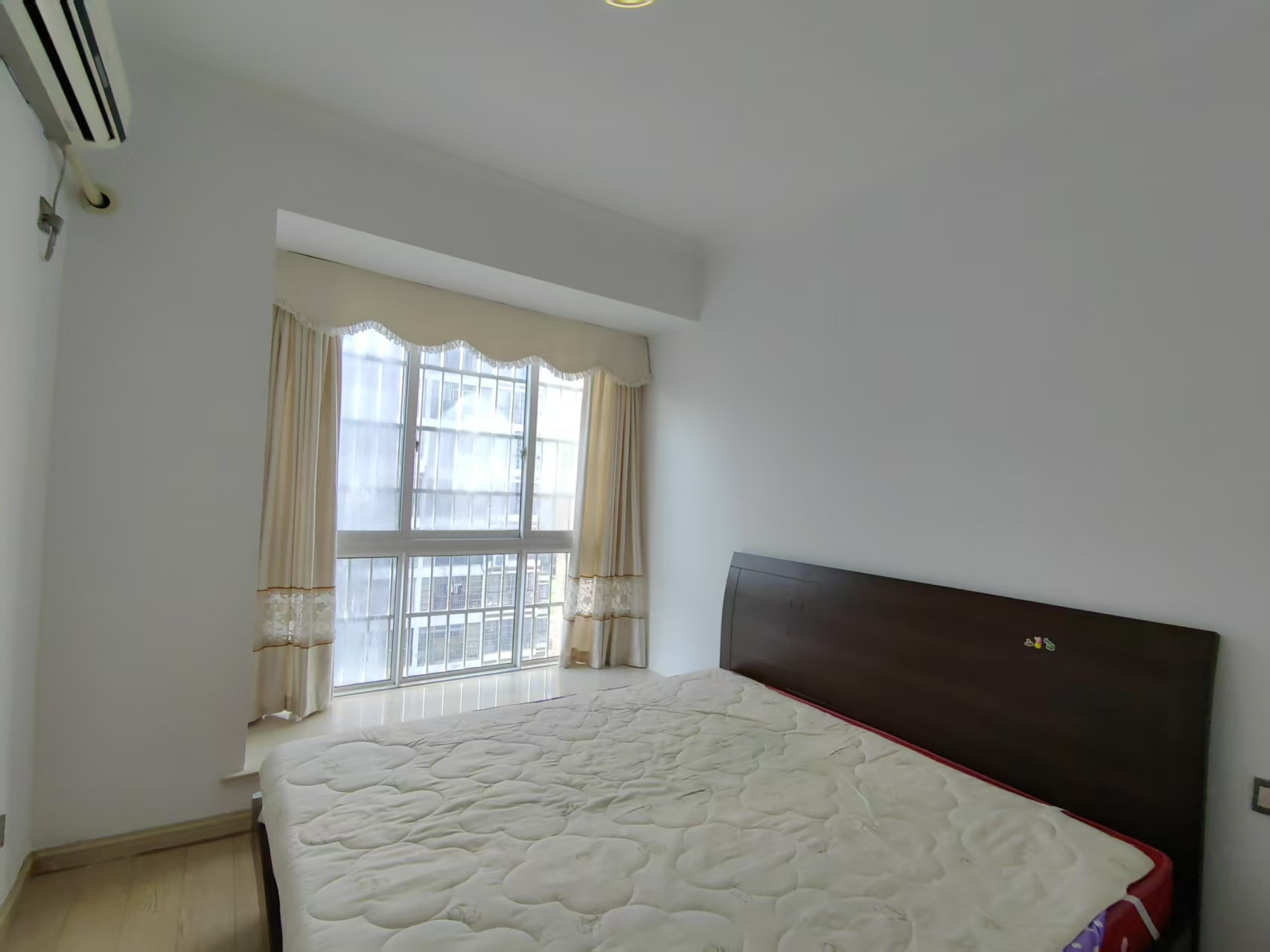 印象华都 4室2厅2卫 56.0万 印象华都 4室2厅2卫 56.0万室内图