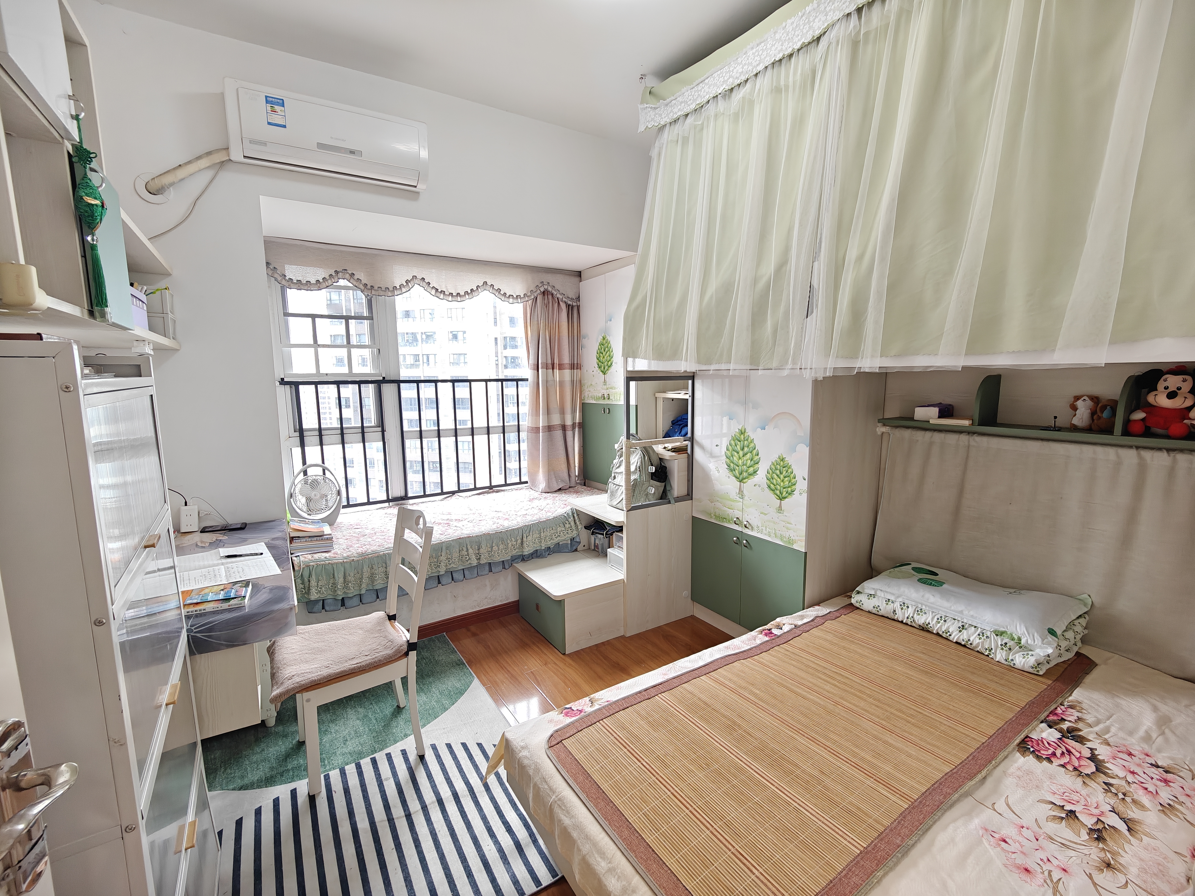 美的城三期  4室2厅2卫    56.8万室内图