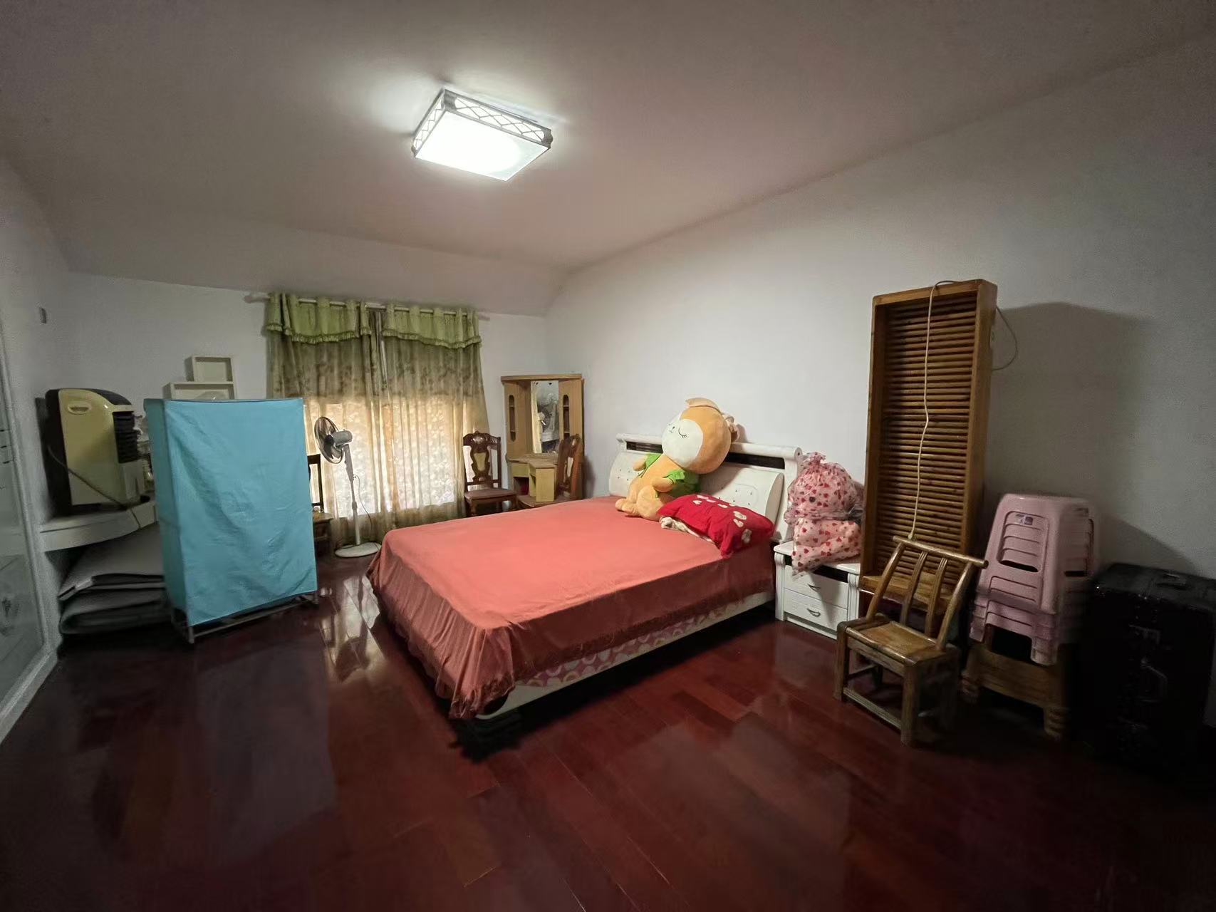 利江花园 5室2厅3卫 138.0万 利江花园 5室2厅3卫 138.0万室内图