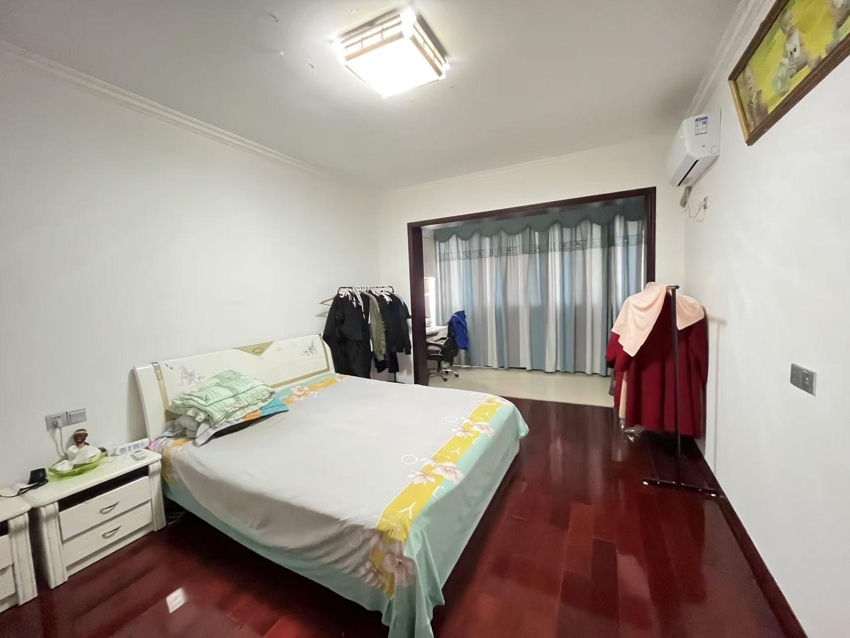 利江花园 5室2厅3卫 138.0万 利江花园 5室2厅3卫 138.0万室内图