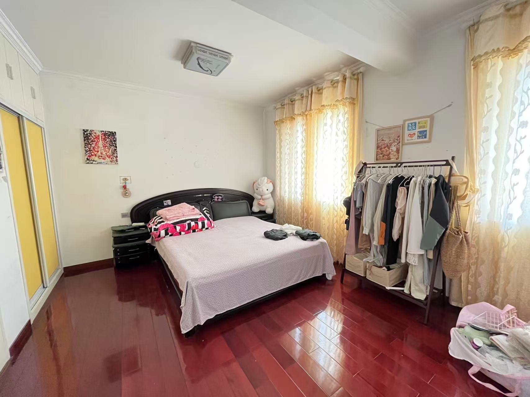 利江花园 5室2厅3卫 138.0万 利江花园 5室2厅3卫 138.0万室内图