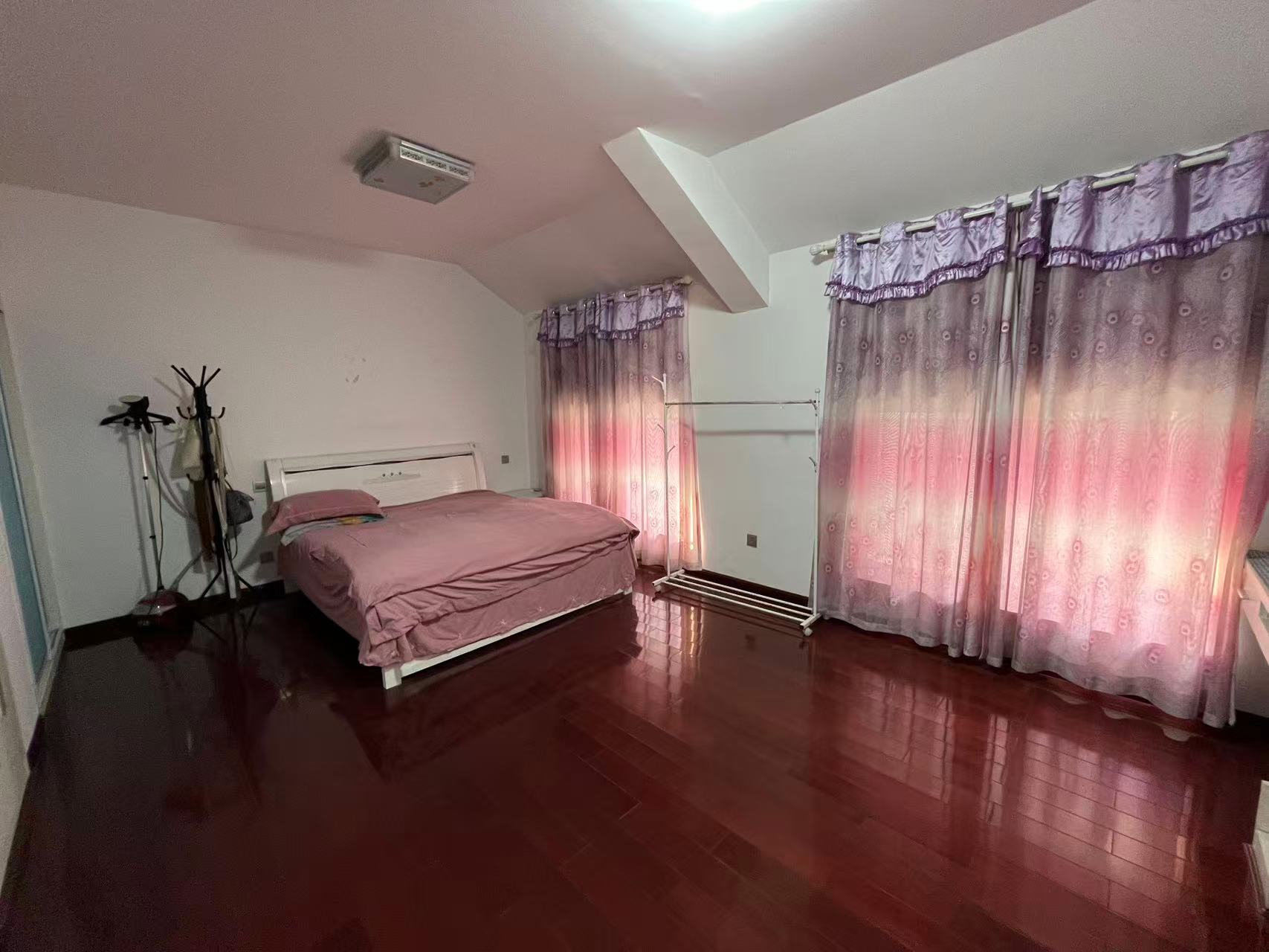 利江花园 5室2厅3卫 138.0万 利江花园 5室2厅3卫 138.0万室内图