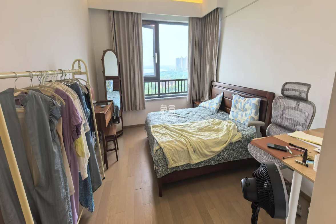 晋合湘水湾六期  3室2厅2卫    150.0万 晋合湘水湾六期  3室2厅2卫    150.0万室内图