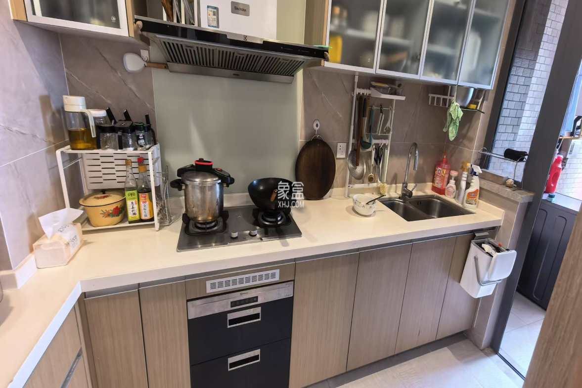 晋合湘水湾六期  3室2厅2卫    150.0万 晋合湘水湾六期  3室2厅2卫    150.0万室内图