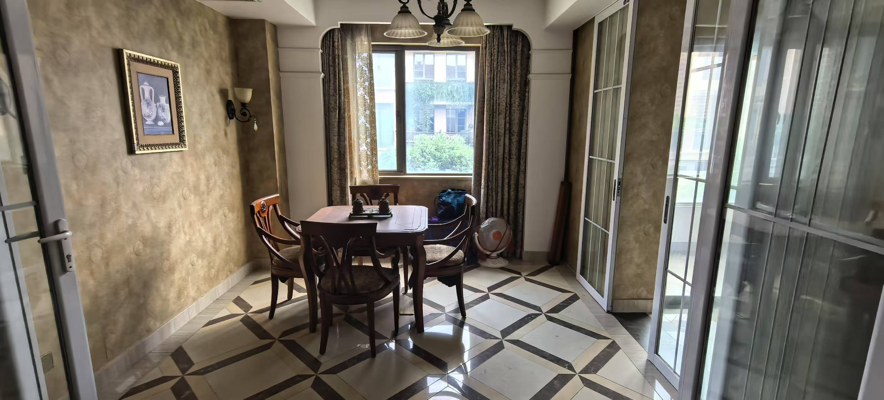 天泉一品别墅 5室3厅4卫 316.0万 天泉一品别墅 5室3厅4卫 316.0万室内图