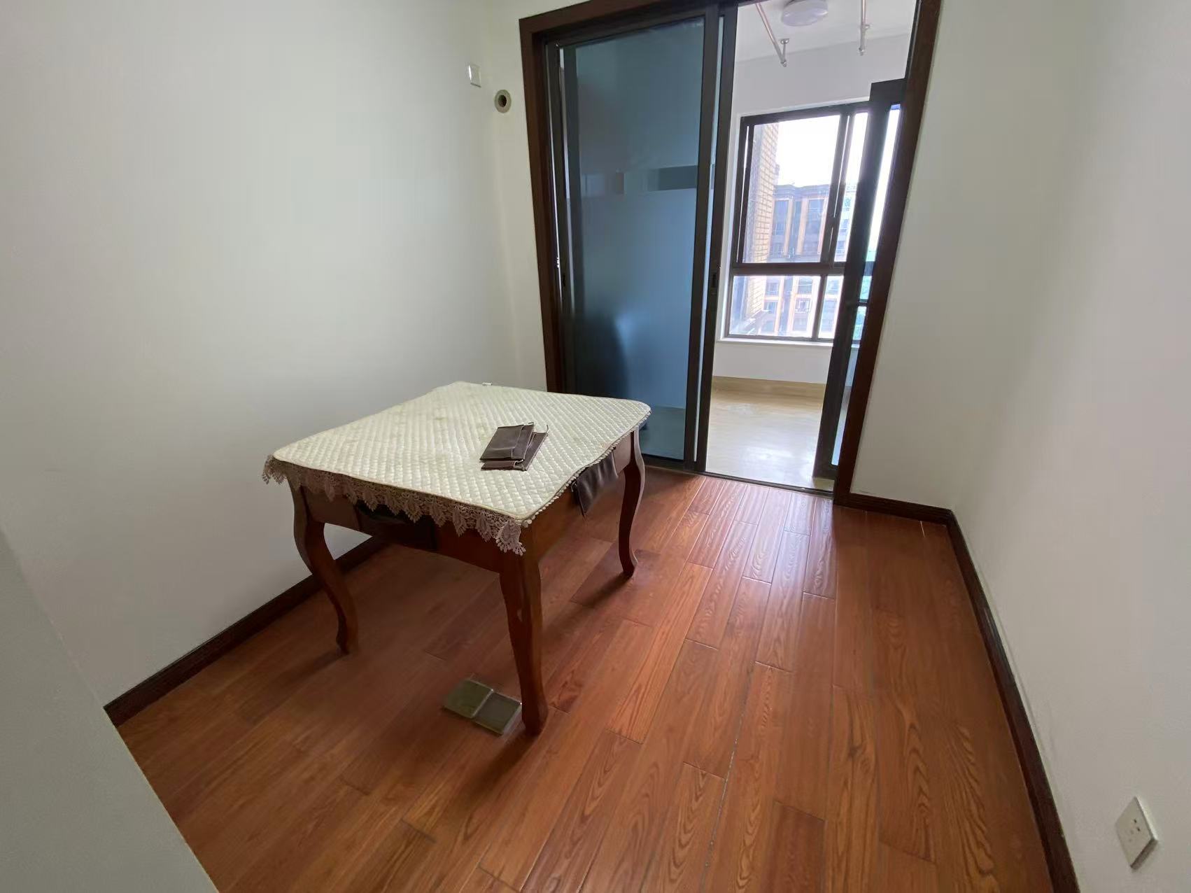 世贸广场二期 3室2厅2卫 98.0万 世贸广场二期 3室2厅2卫 98.0万室内图