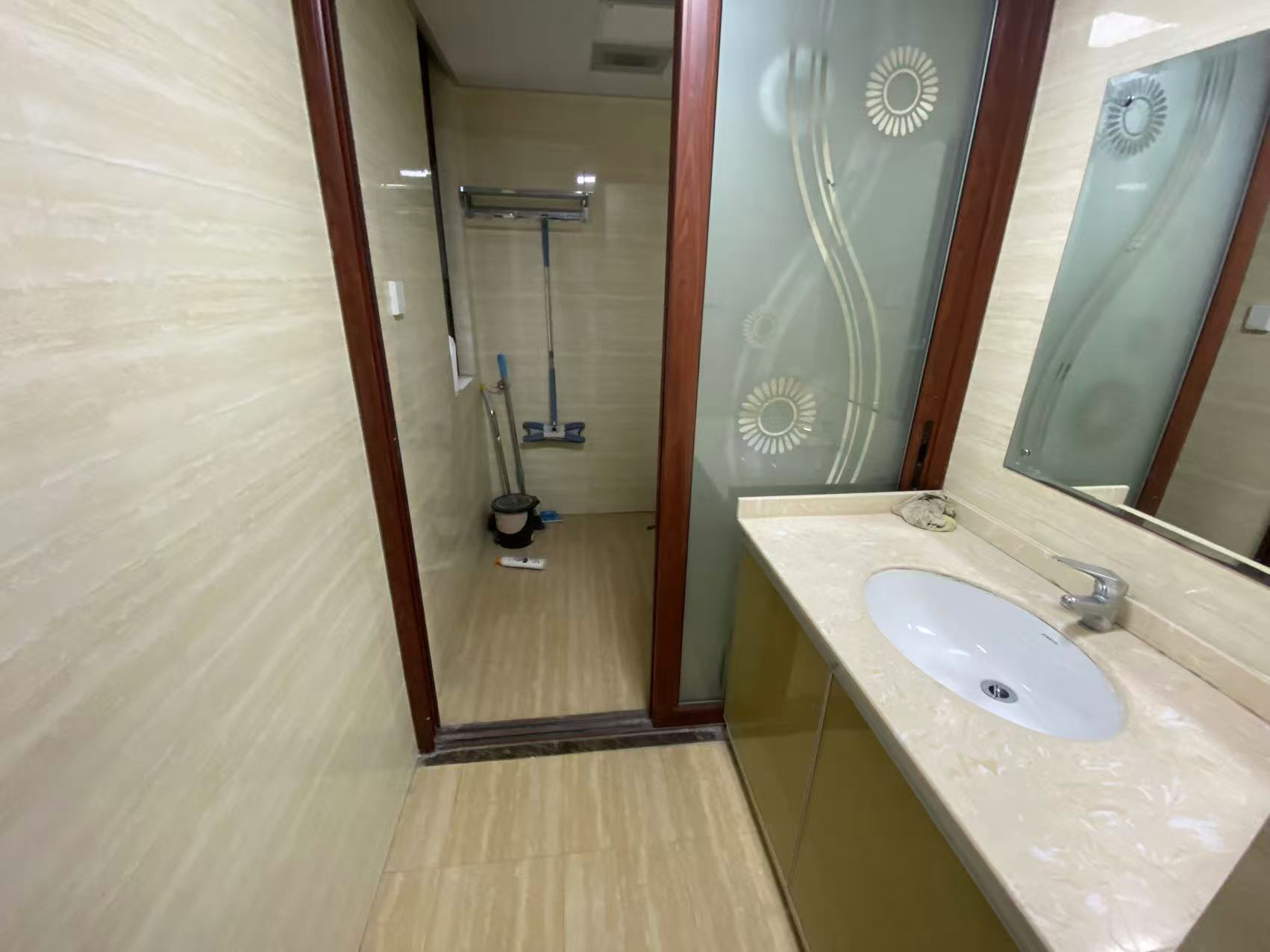 世贸广场二期 3室2厅2卫 98.0万 世贸广场二期 3室2厅2卫 98.0万室内图