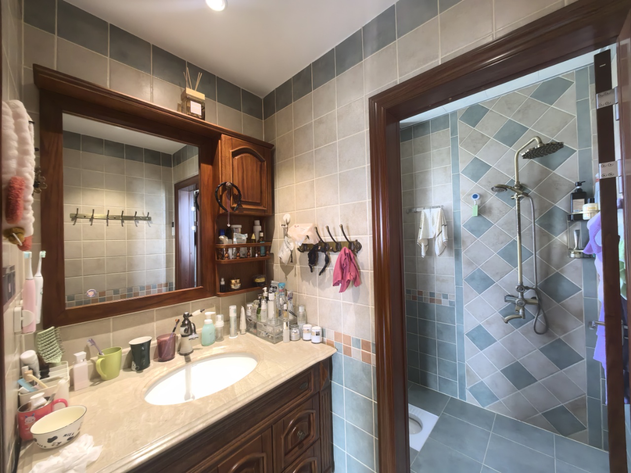 经世皇城 4室2厅2卫 108.0万 经世皇城 4室2厅2卫 108.0万室内图