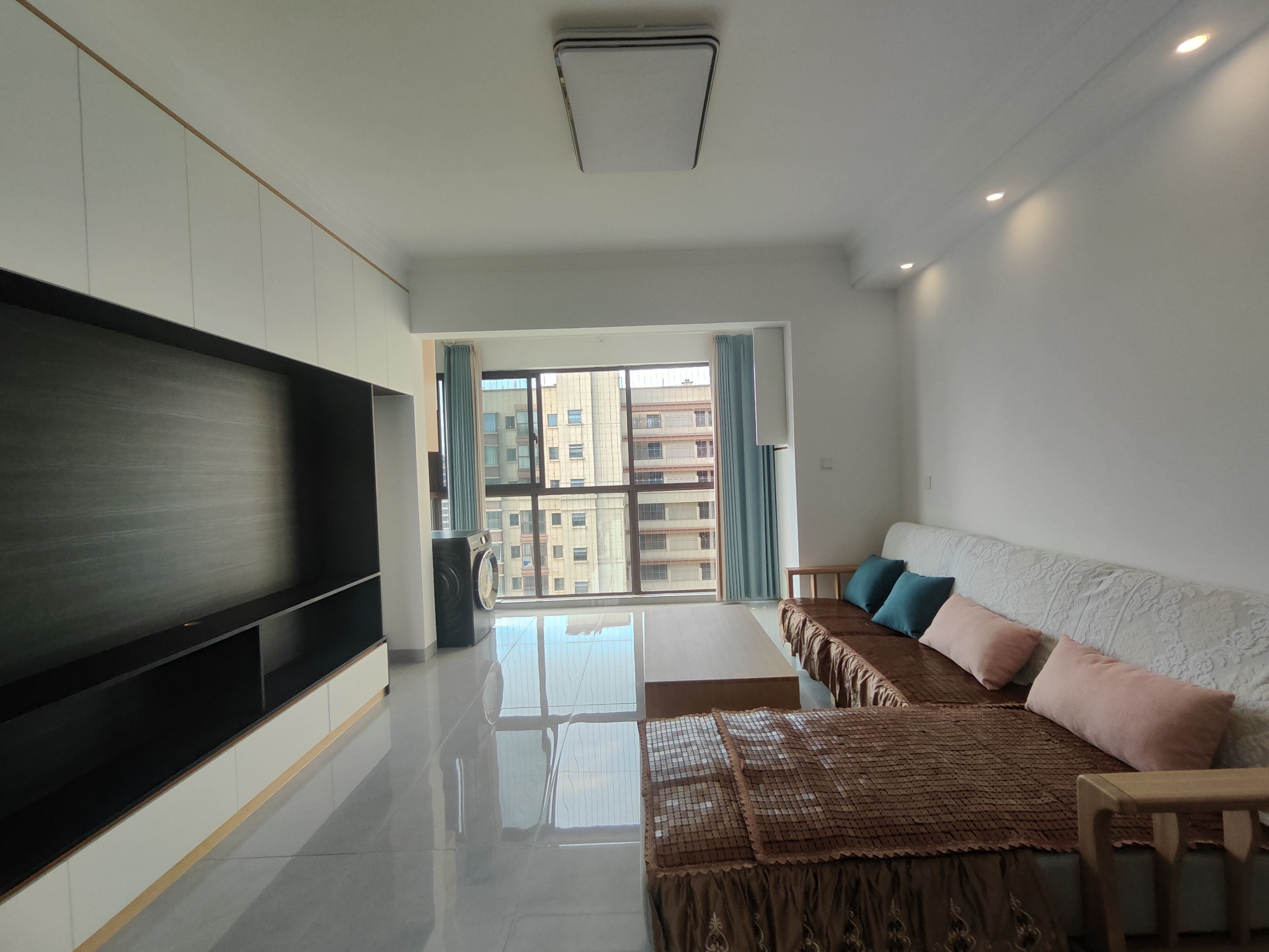 亿都时光 3室2厅2卫 71.8万 亿都时光 3室2厅2卫 71.8万室内图