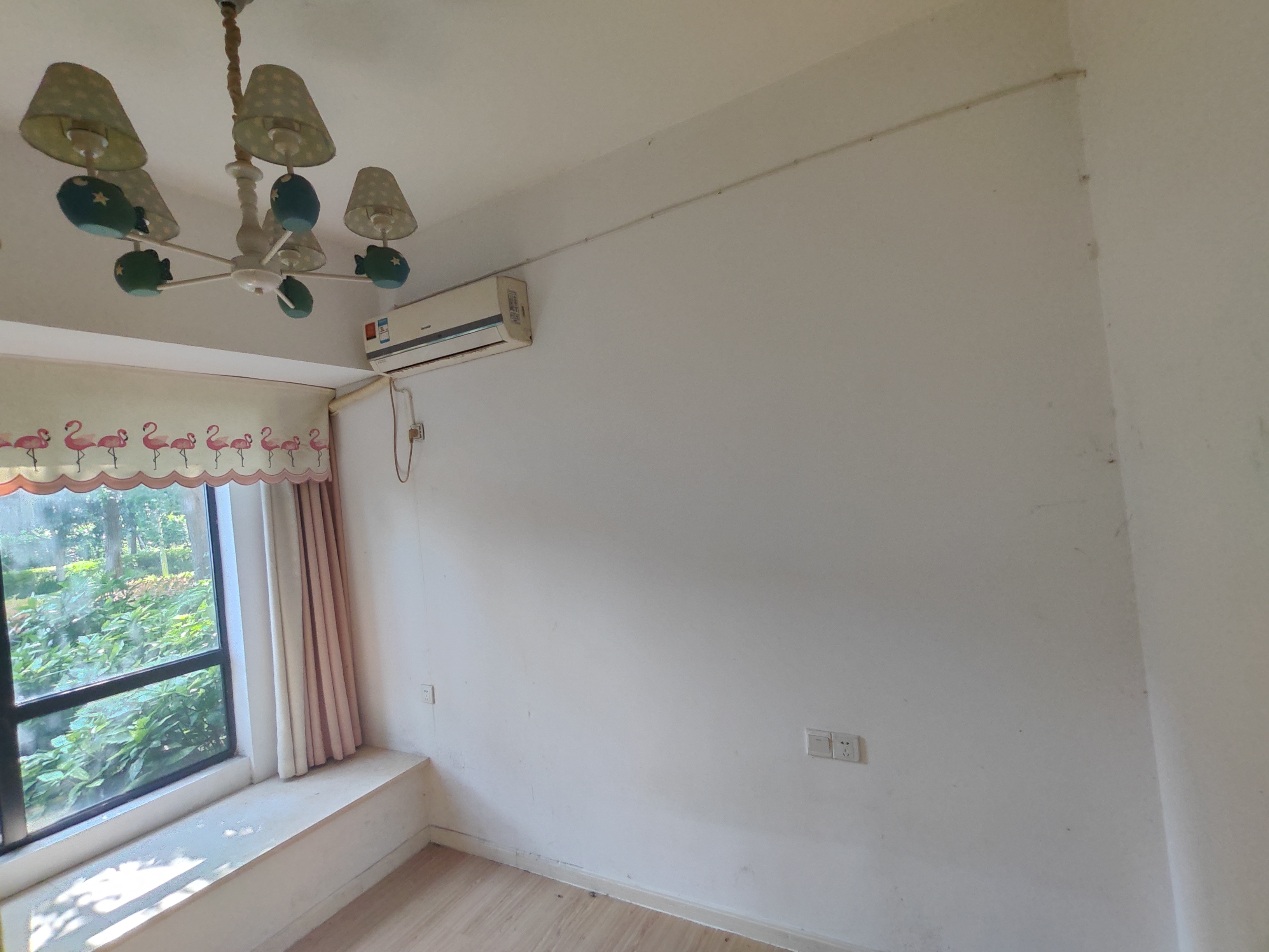 经世龙城  3室2厅1卫    55.0万 经世龙城  3室2厅1卫    55.0万室内图