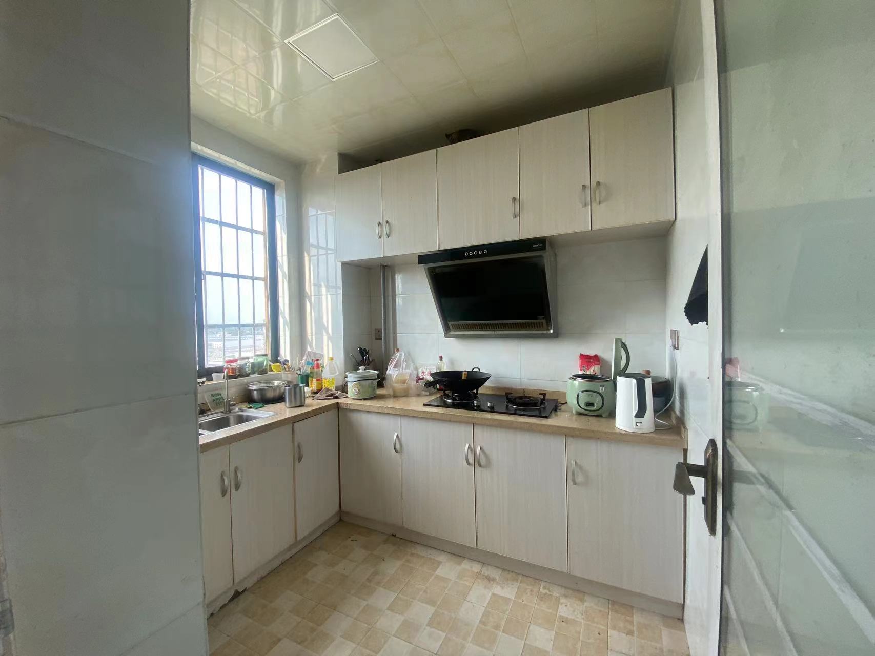 上善国际(翰林府) 3室2厅1卫 35.0万 上善国际(翰林府) 3室2厅1卫 35.0万室内图