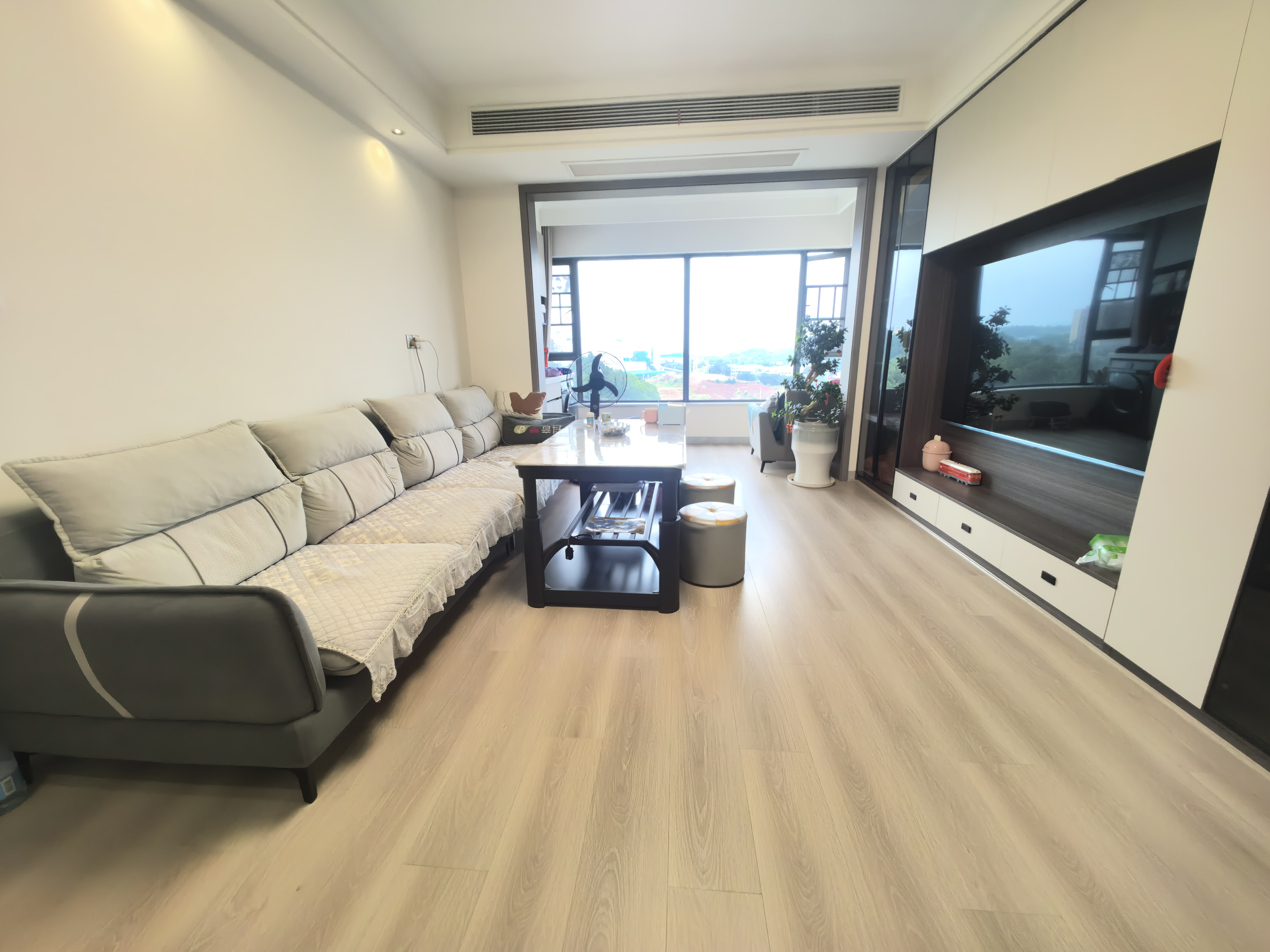 镜湖蓝岸 3室2厅2卫 58.0万 镜湖蓝岸 3室2厅2卫 58.0万室内图