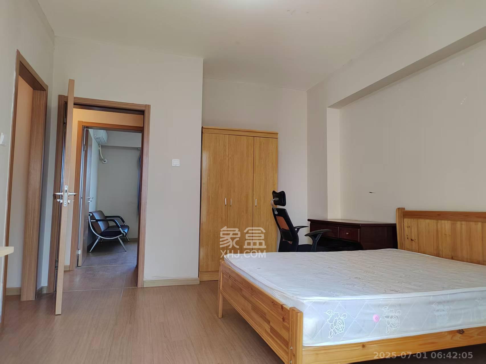 麓谷小镇 4室2厅2卫 3200.0元/月 麓谷小镇 4室2厅2卫 3200.0元/月室内图