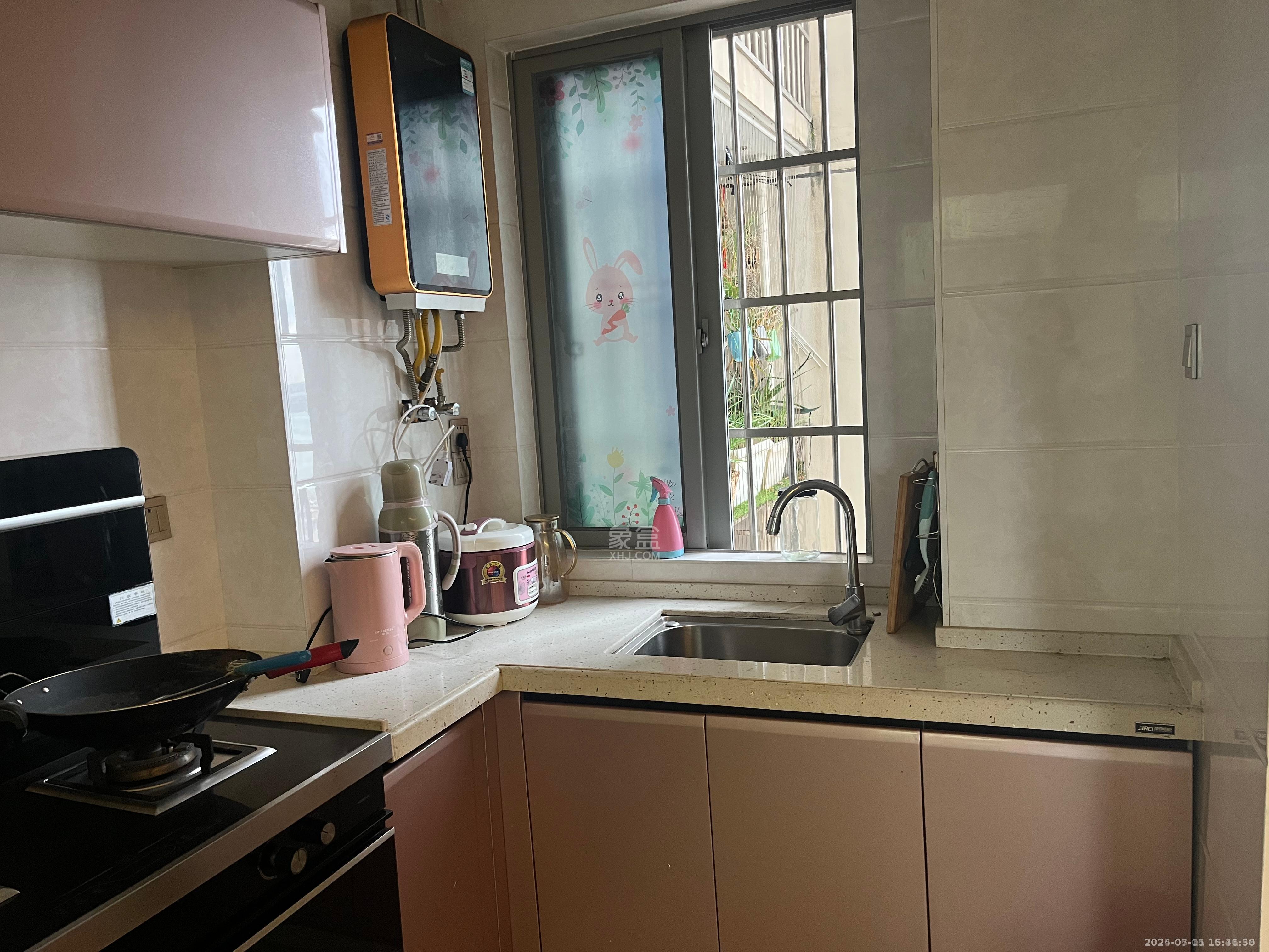 文化园三期 1室1厅1卫 1200.0元/月 文化园三期 1室1厅1卫 1200.0元/月室内图