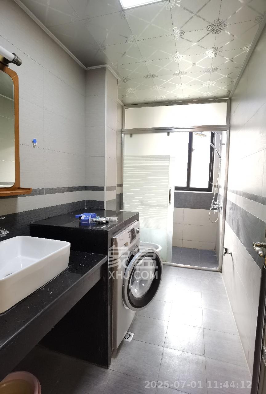 丽景华庭 3室2厅2卫 2000.0元/月 丽景华庭 3室2厅2卫 2000.0元/月室内图