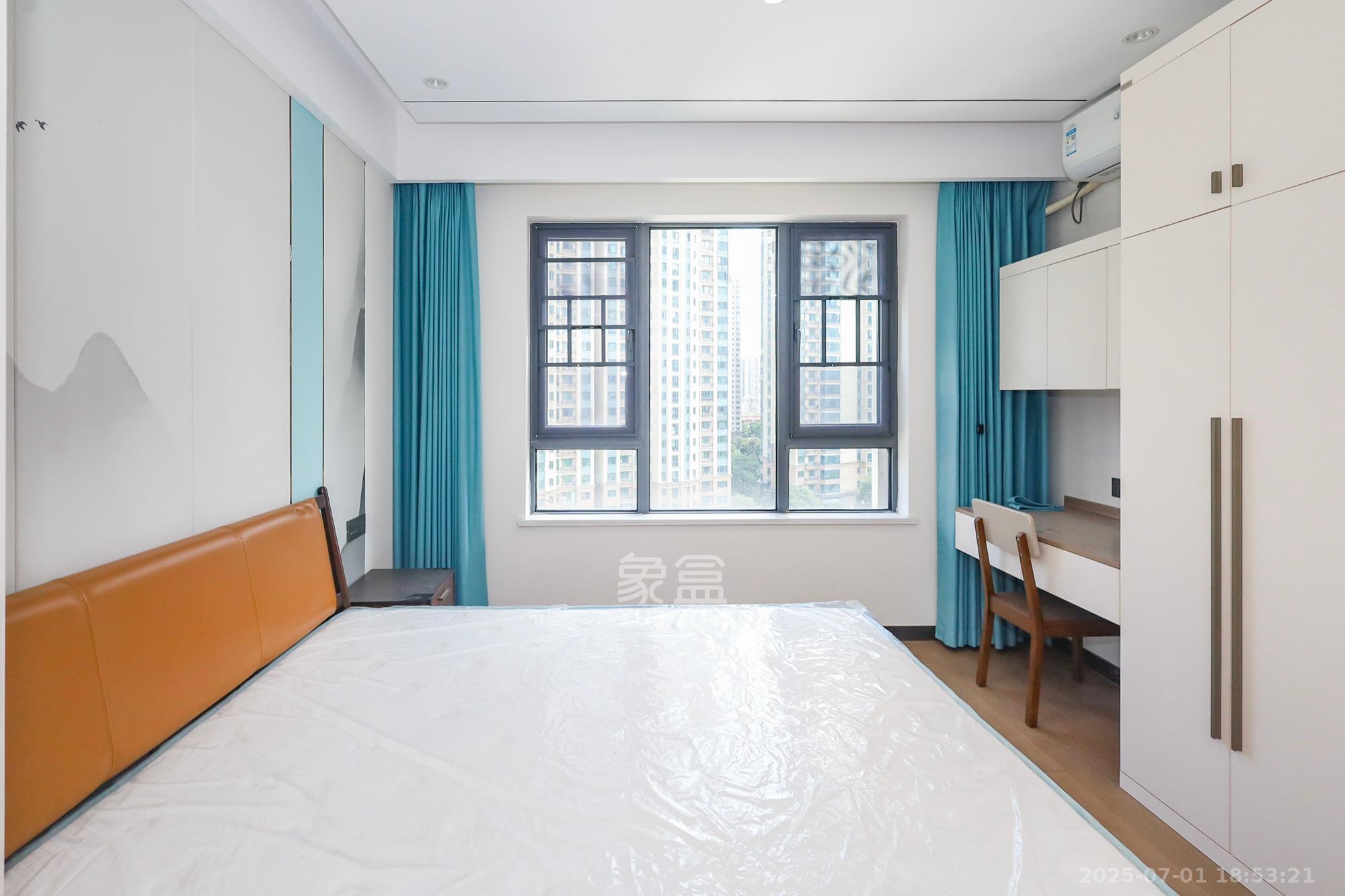 卓越中寰 4室2厅2卫 247.0万 卓越中寰 4室2厅2卫 247.0万卧室