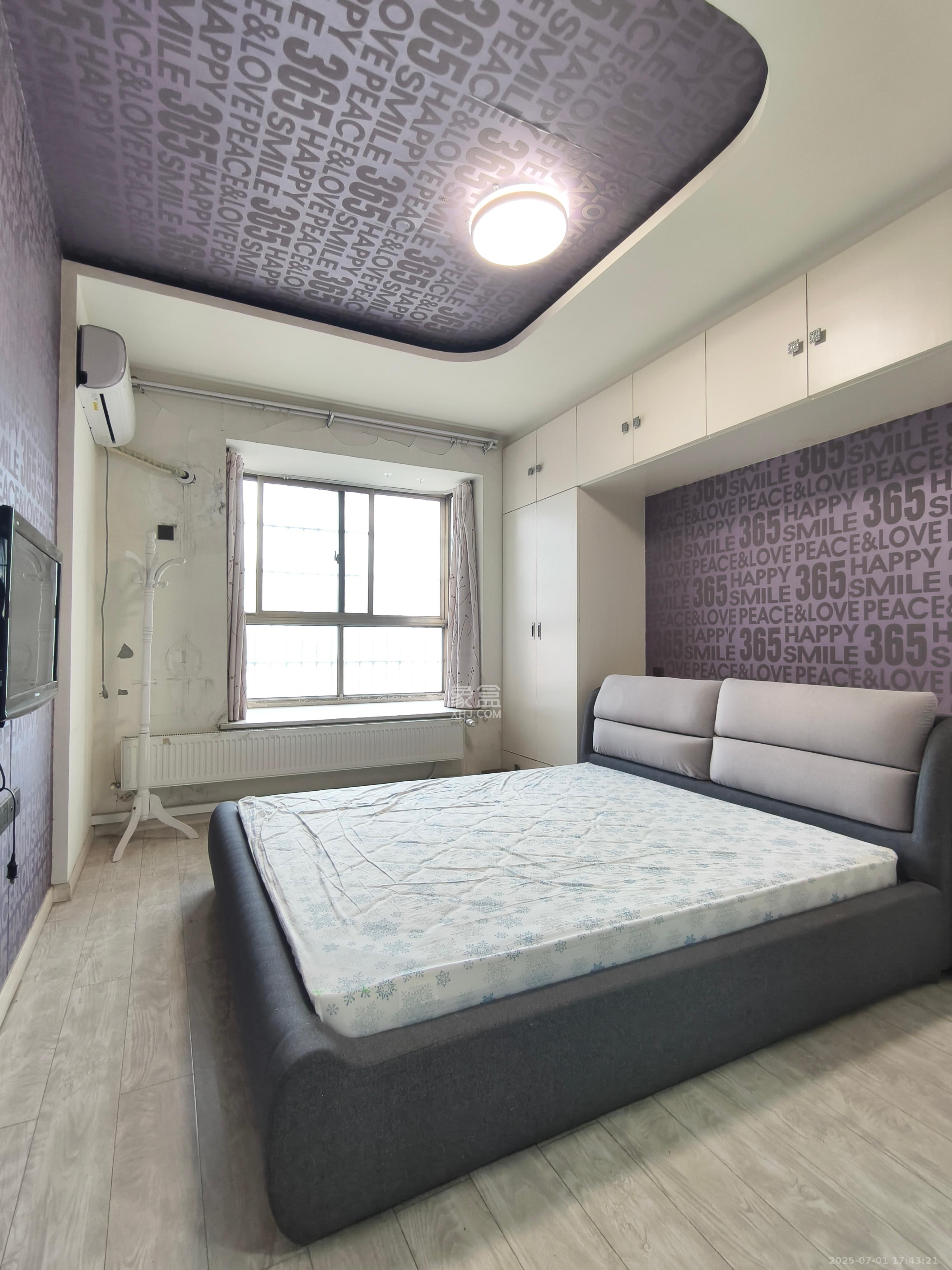 蟠龙欣苑  3室2厅2卫    2000.0元/月室内图