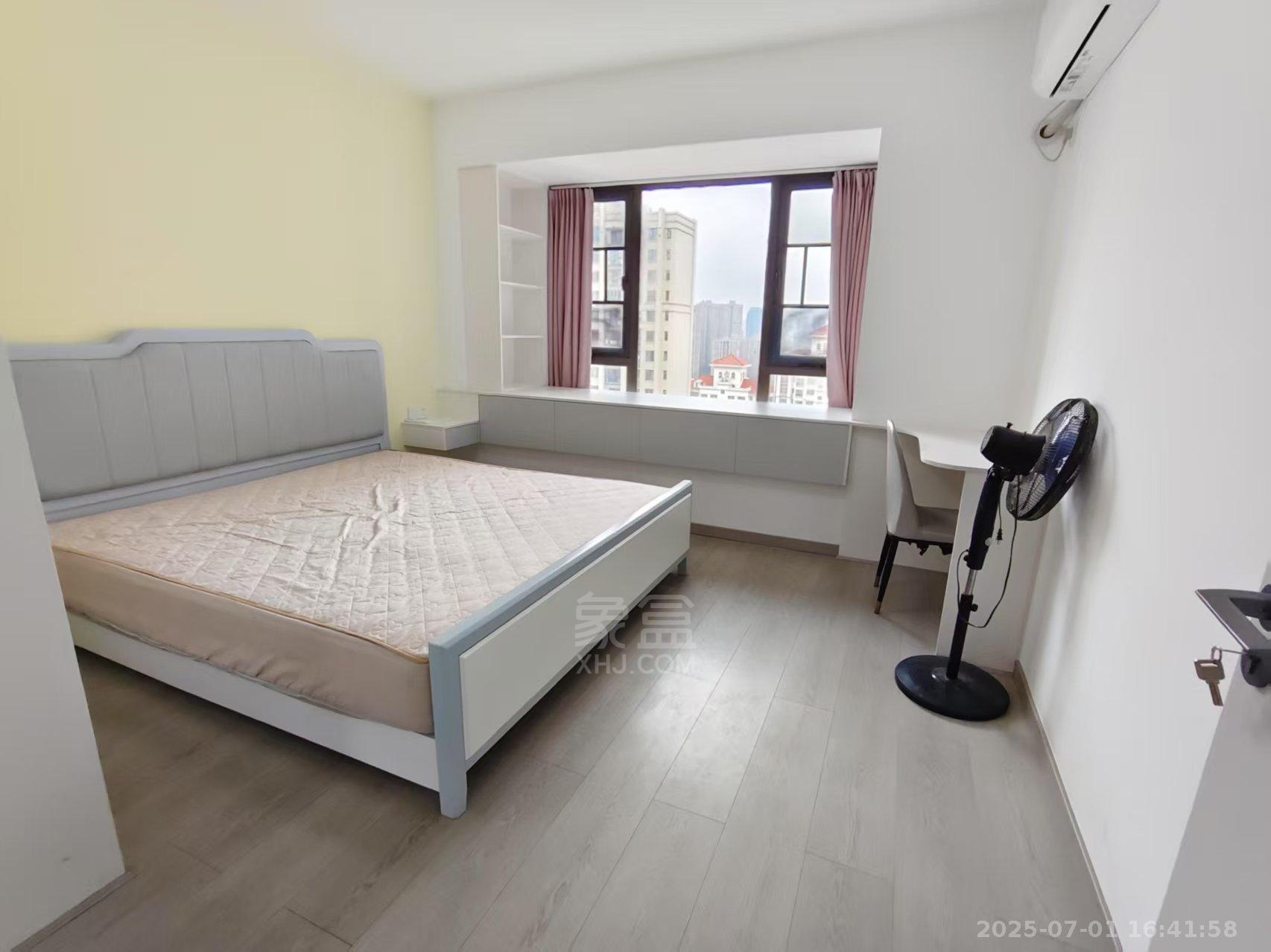 湖湘文化城(锦绣香江)  4室2厅2卫    2500.0元/月 湖湘文化城(锦绣香江)  4室2厅2卫    2500.0元/月室内图