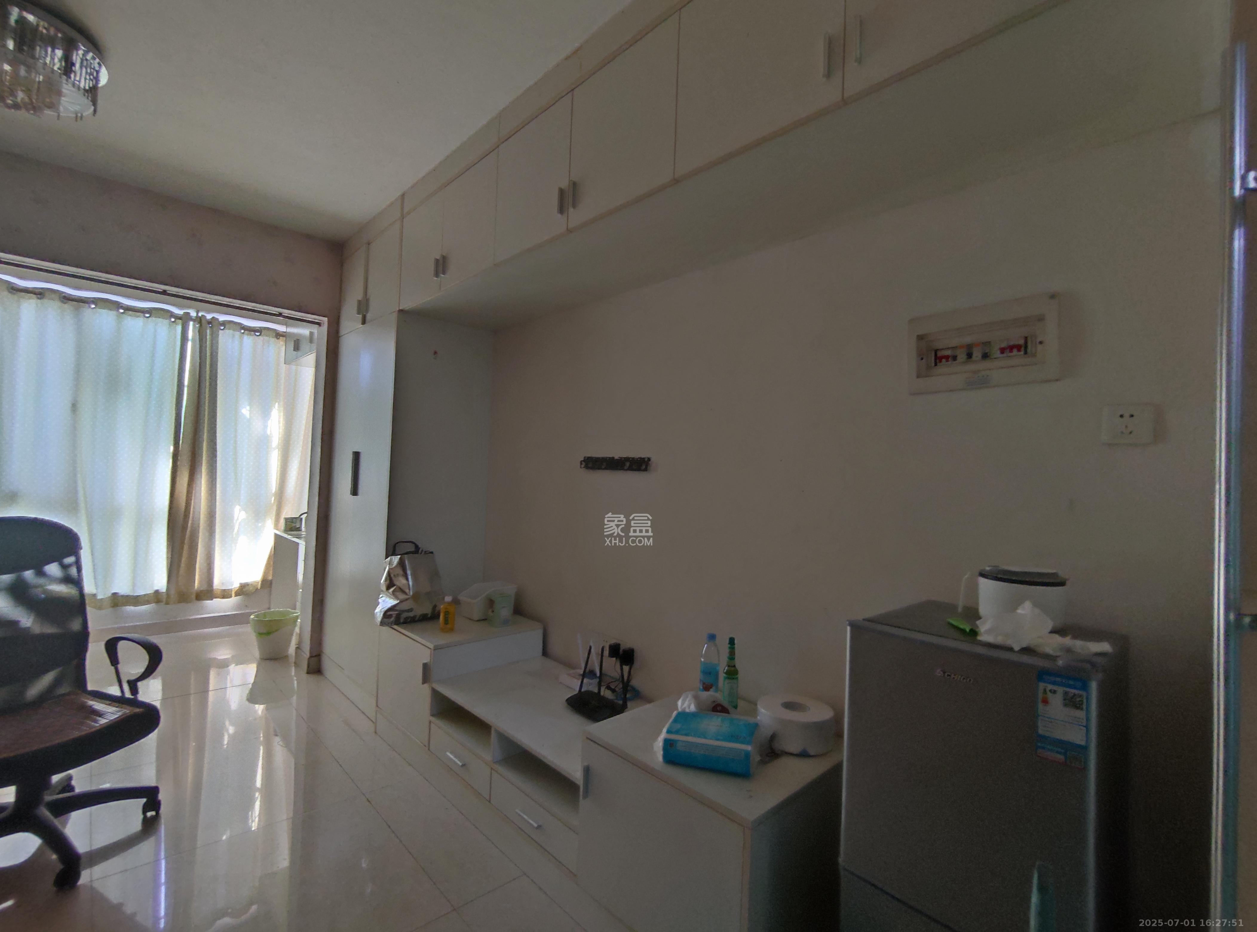 剑桥名门  1室1厅1卫   1600.00元/月室内图