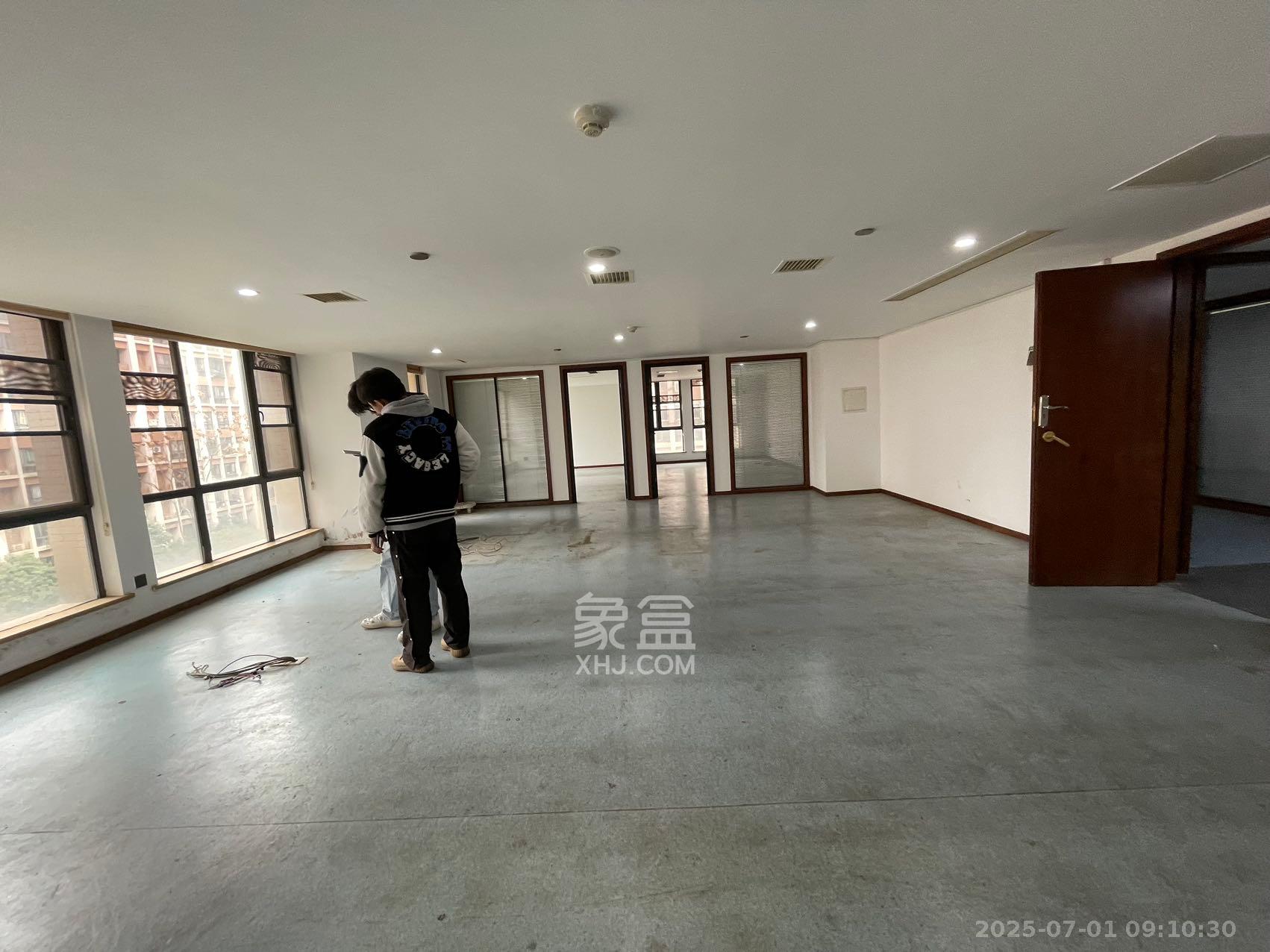 中建芙蓉工社 1室1厅1卫 4500.0元/月 中建芙蓉工社 1室1厅1卫 4500.0元/月室内图