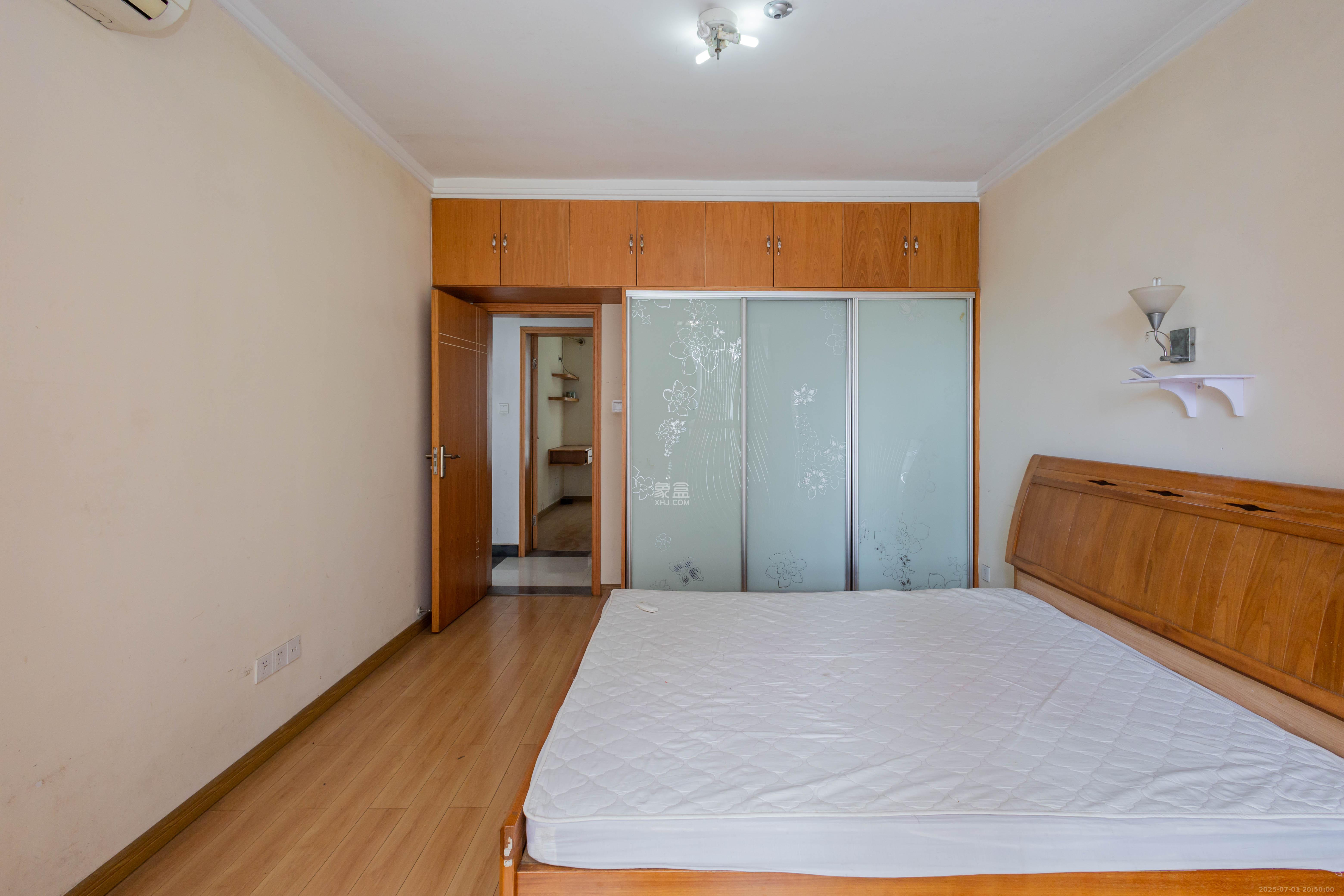 东业苹果社区 2室2厅1卫 42.0万 东业苹果社区 2室2厅1卫 42.0万卧室