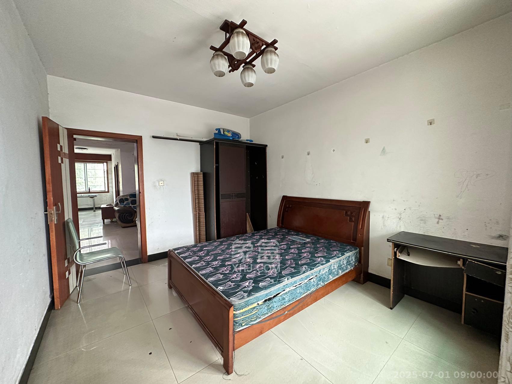 中南汽车世界 3室2厅2卫 1200.0元/月 中南汽车世界 3室2厅2卫 1200.0元/月室内图