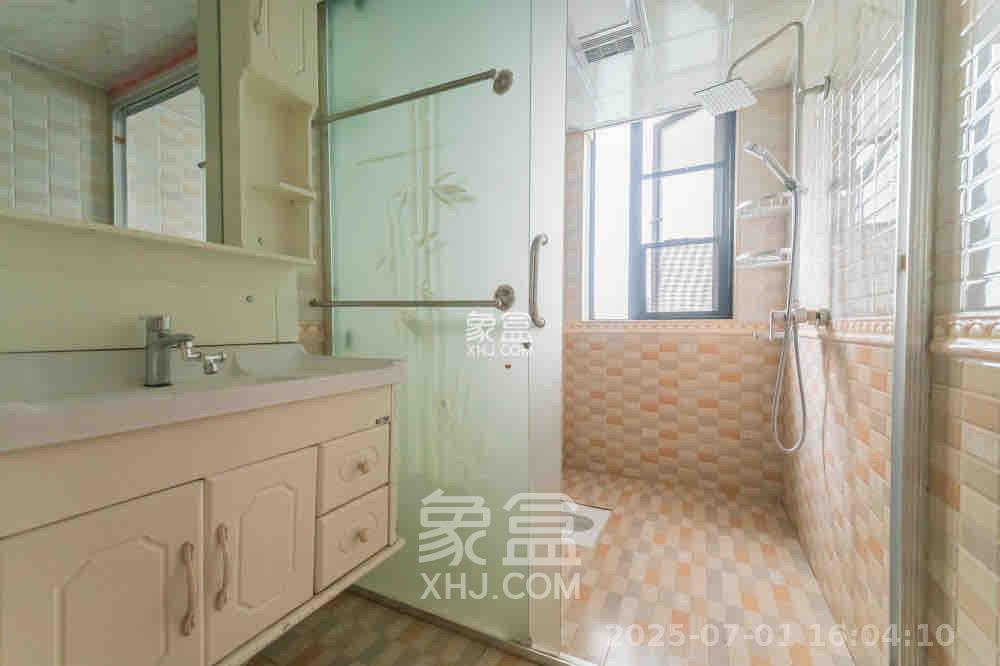 恒基凯旋门一二期  3室2厅1卫    2000.0元/月室内图