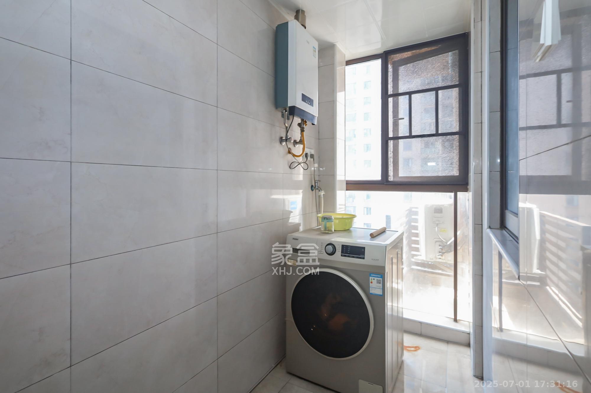 世茂外滩里(世茂铂翠湾三期)  3室2厅1卫    158.0万 世茂外滩里(世茂铂翠湾三期)  3室2厅1卫    158.0万其他