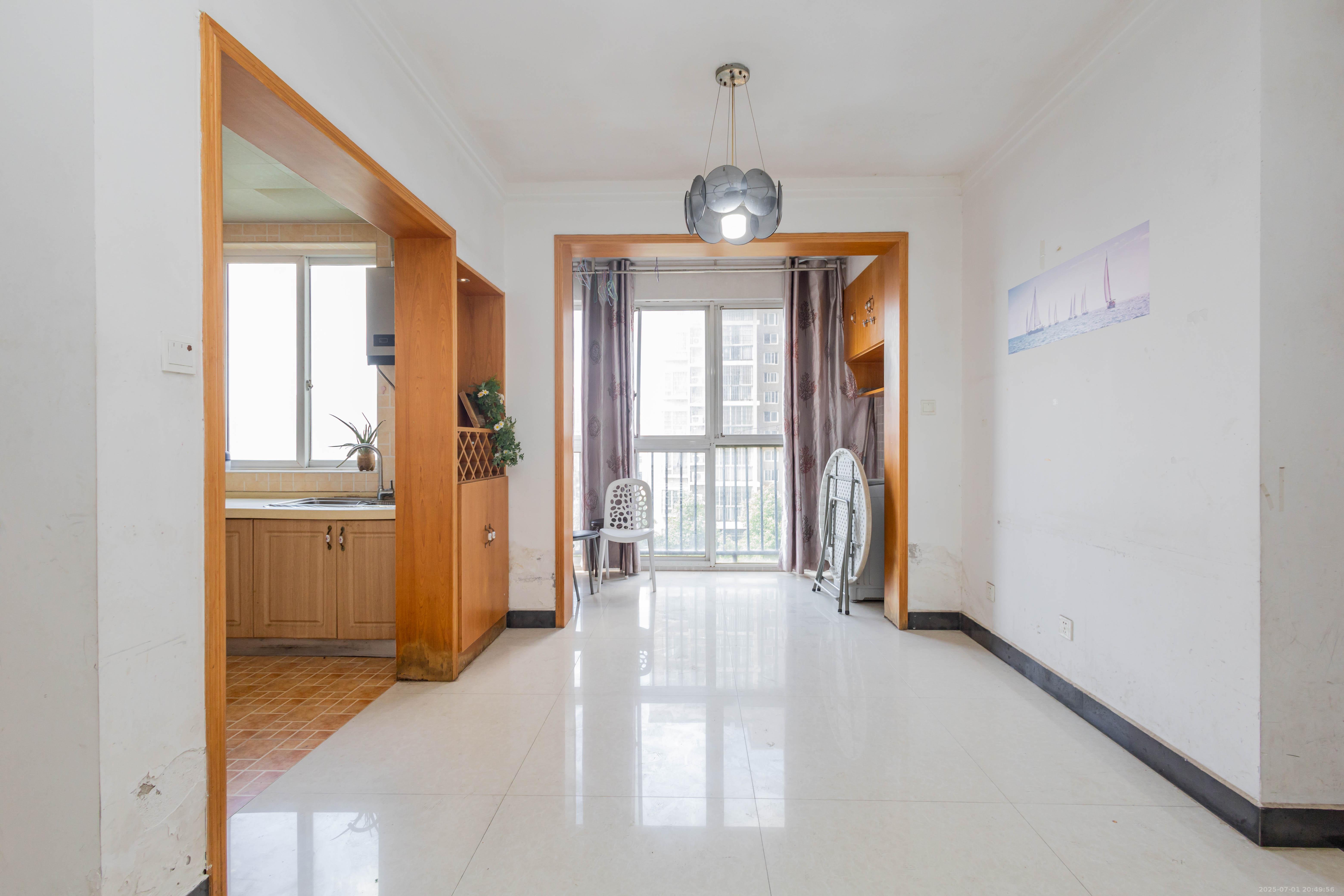 东业苹果社区 2室2厅1卫 42.0万 东业苹果社区 2室2厅1卫 42.0万客厅