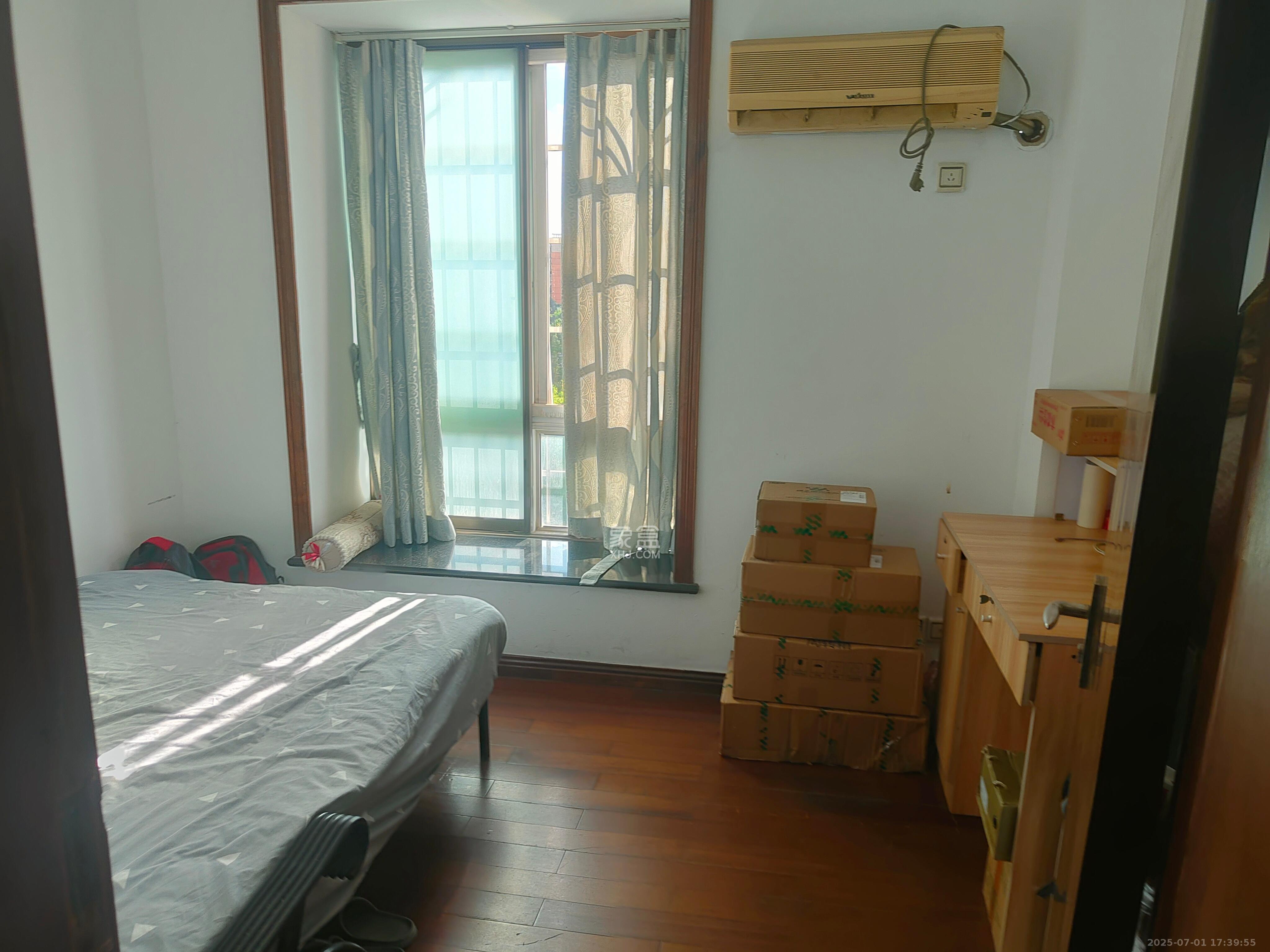 领秀星城(领秀新城)  3室2厅1卫    1800.0元/月 领秀星城(领秀新城)  3室2厅1卫    1800.0元/月室内图