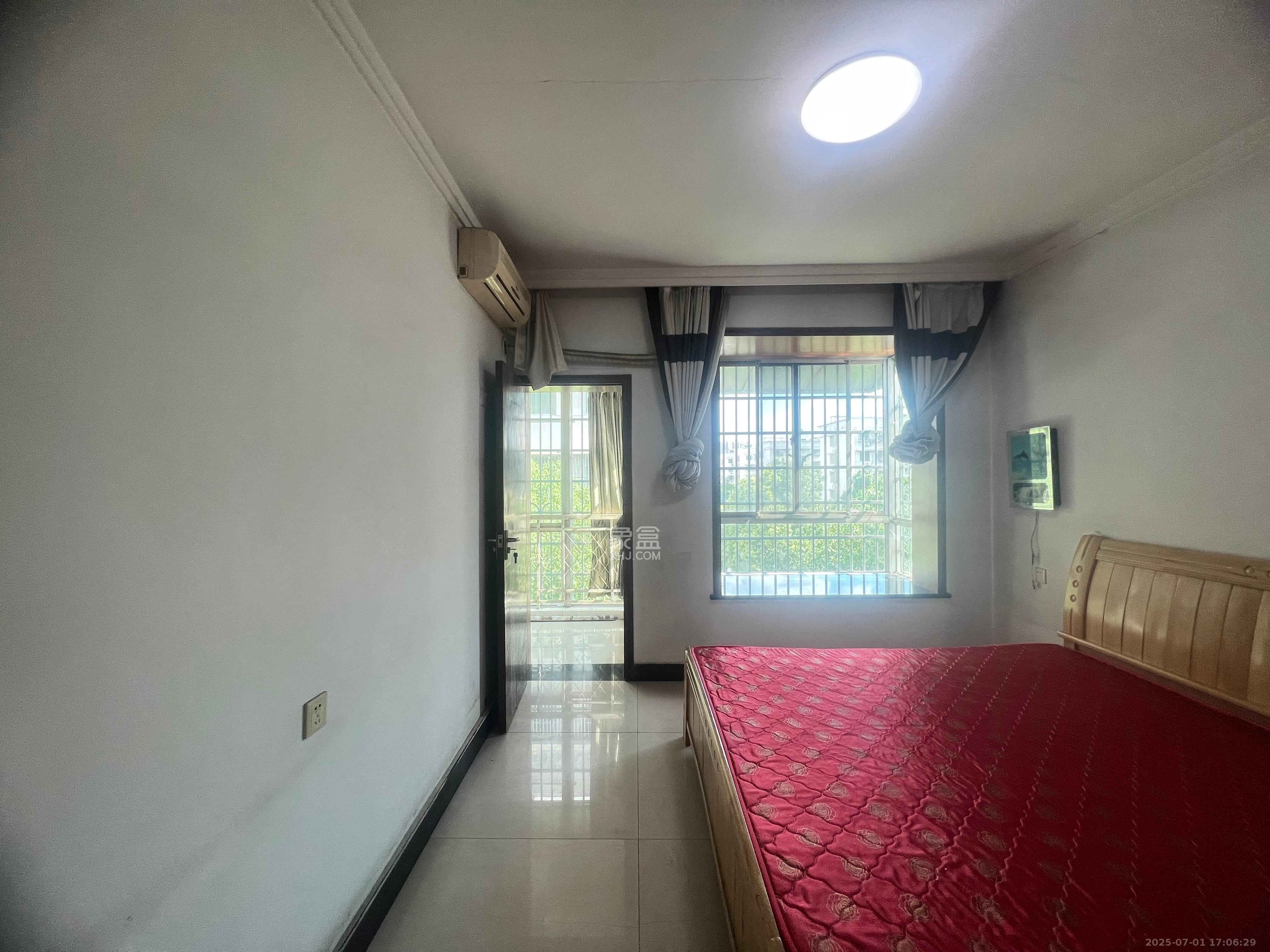 中南汽车世界 3室2厅2卫 1500.0元/月 中南汽车世界 3室2厅2卫 1500.0元/月室内图