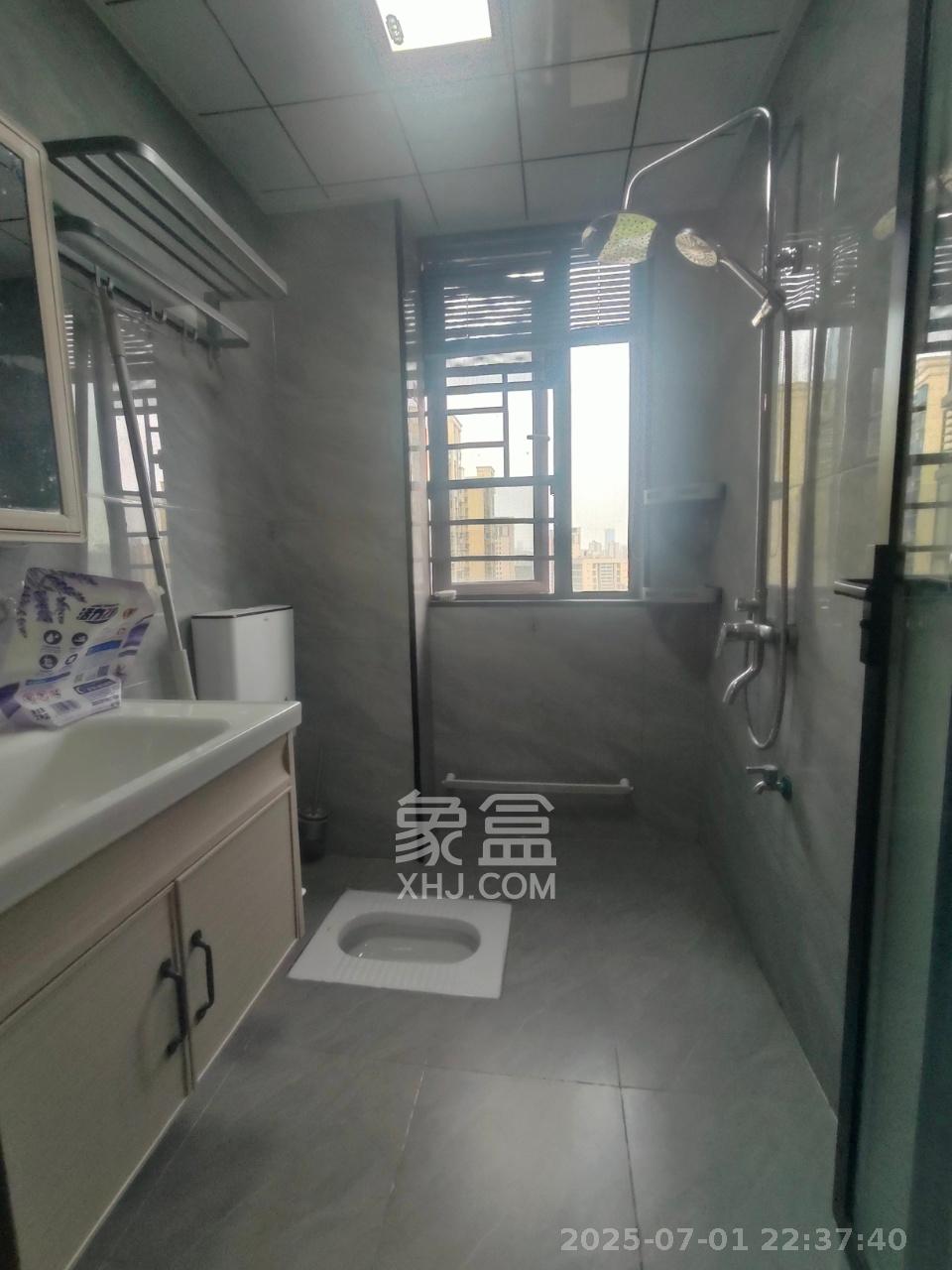 和润园三期  3室2厅1卫   2400.00元/月室内图