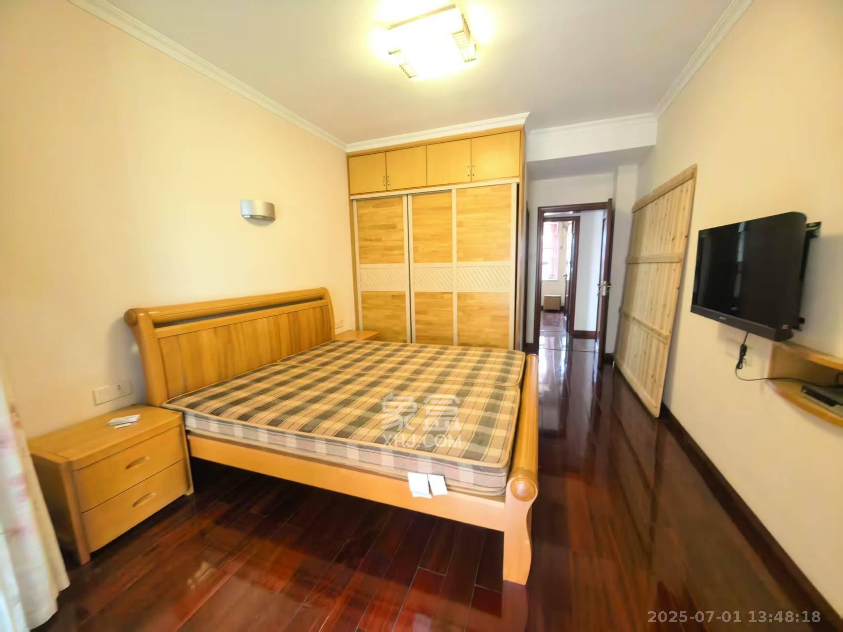 海拔东方 3室2厅2卫 2600.0元/月 海拔东方 3室2厅2卫 2600.0元/月室内图