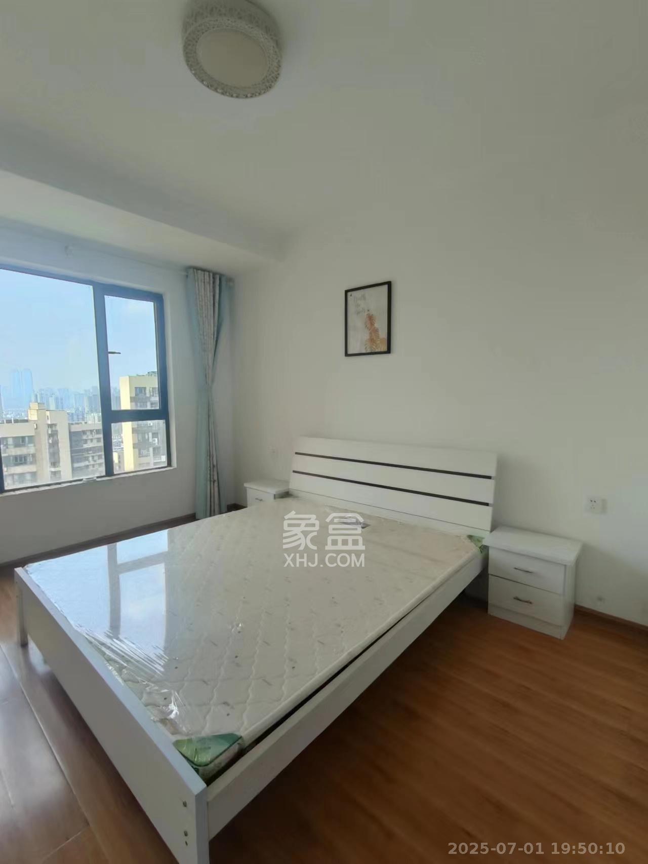 长房时代城  3室2厅1卫    2400.0元/月 长房时代城  3室2厅1卫    2400.0元/月室内图