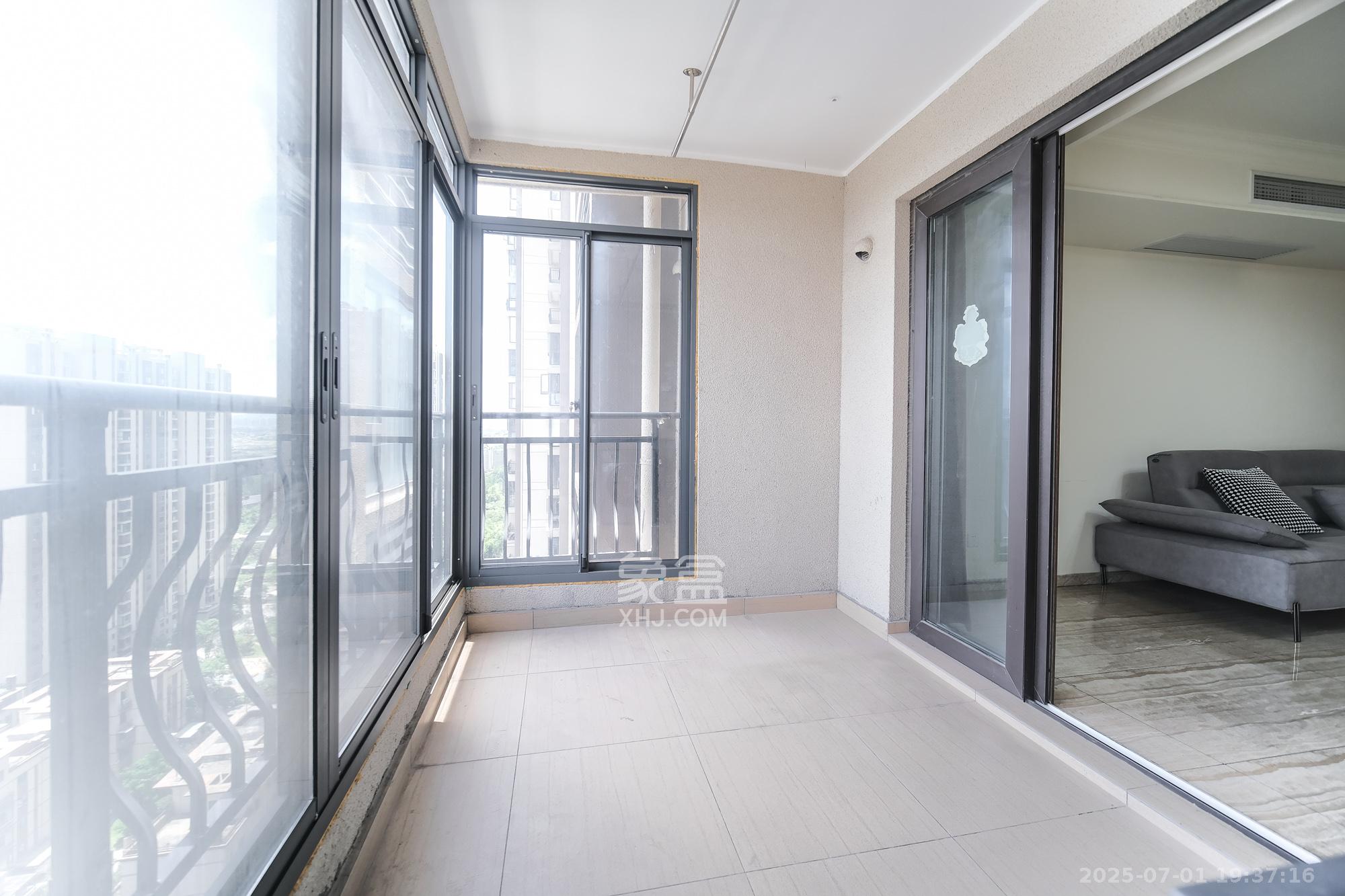 碧桂园翘楚棠 4室2厅1卫 150.0万 碧桂园翘楚棠 4室2厅1卫 150.0万阳台