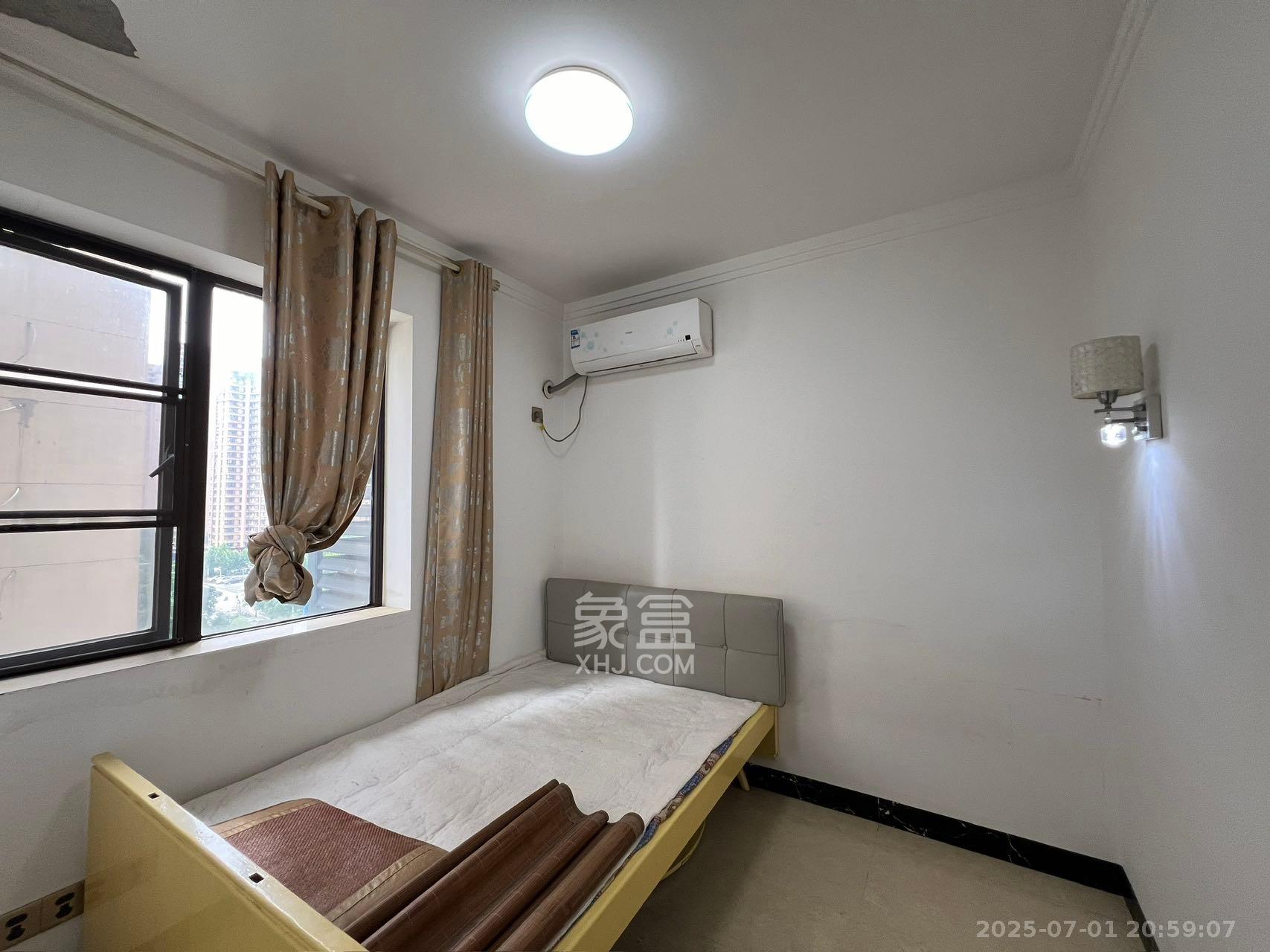 雨花公馆(紫苔名苑) 3室2厅1卫 2900.0元/月 雨花公馆(紫苔名苑) 3室2厅1卫 2900.0元/月室内图