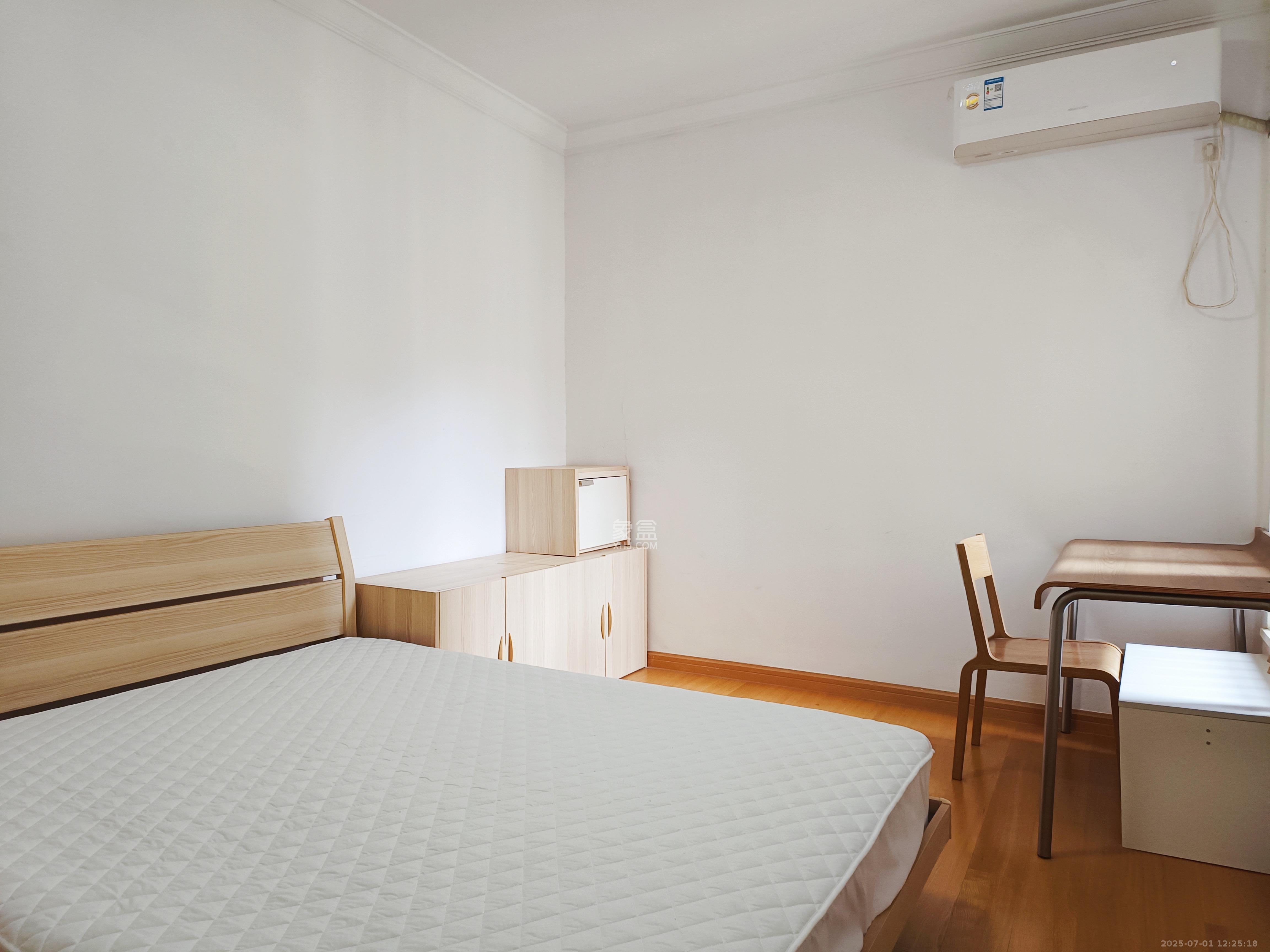 中海国际四期  1室1厅1卫    1800.0元/月 中海国际四期  1室1厅1卫    1800.0元/月户型图