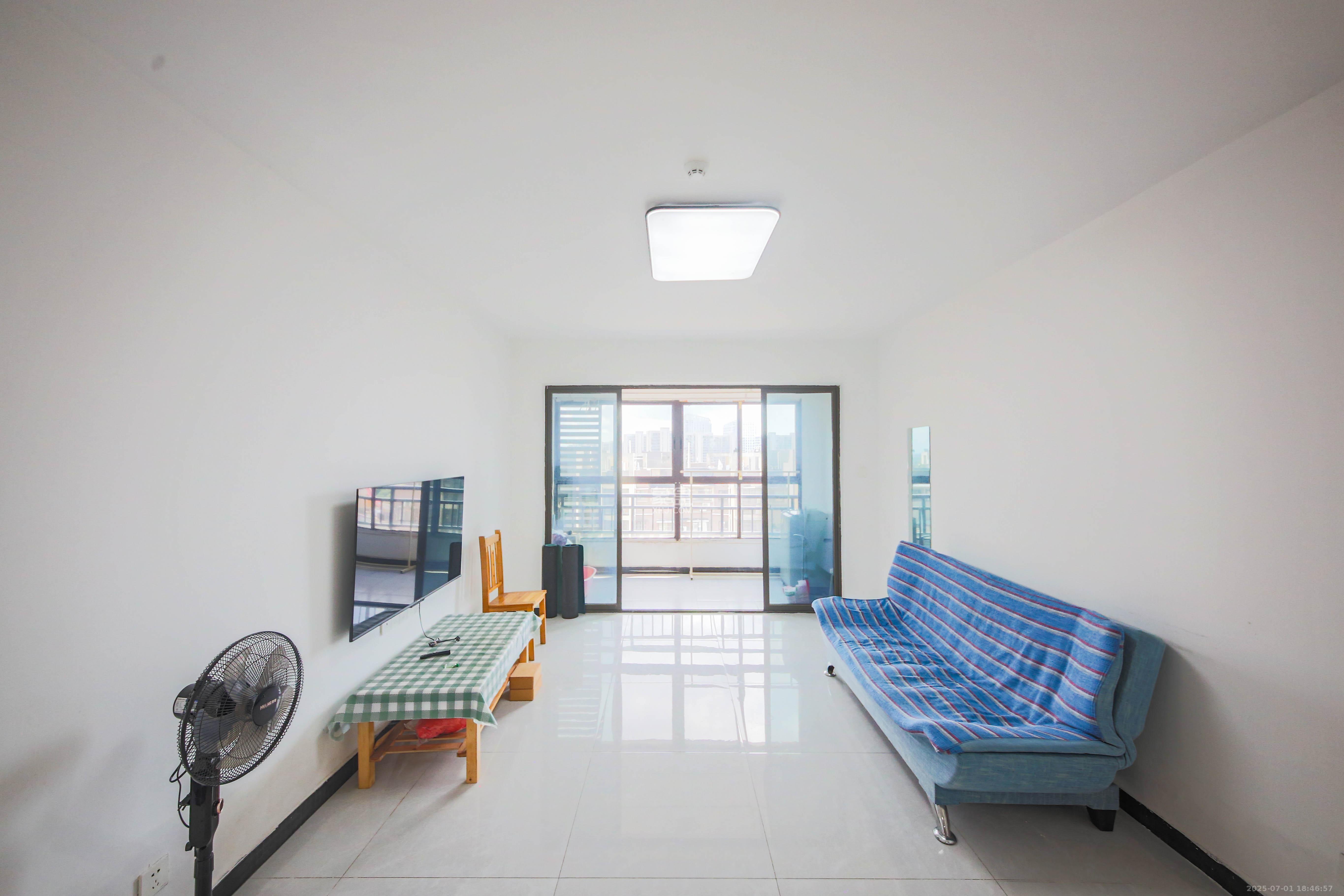 龙骧佳苑 3室2厅1卫 80.0万 龙骧佳苑 3室2厅1卫 80.0万客厅