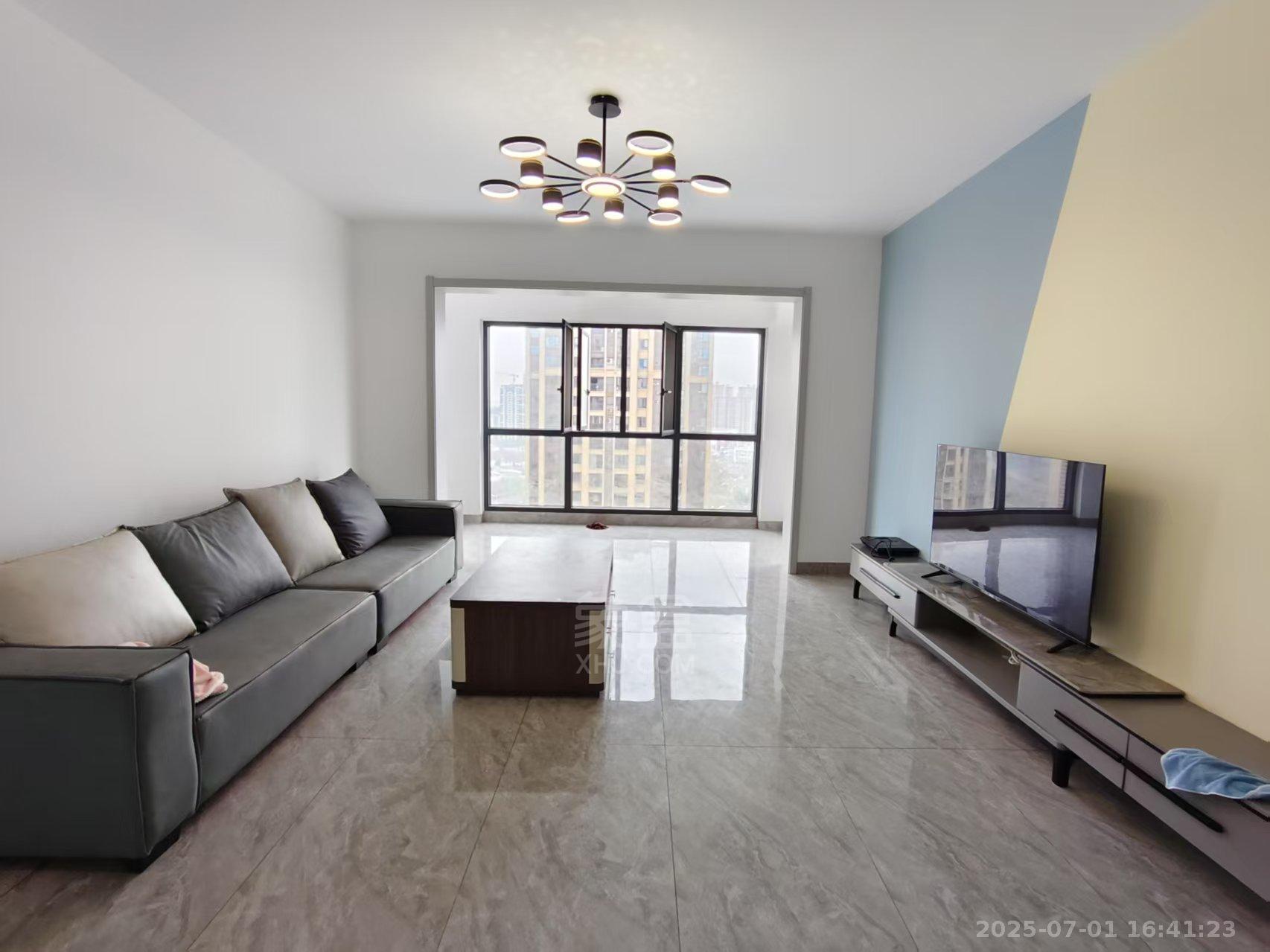 湖湘文化城(锦绣香江)  4室2厅2卫    2500.0元/月 湖湘文化城(锦绣香江)  4室2厅2卫    2500.0元/月室内图