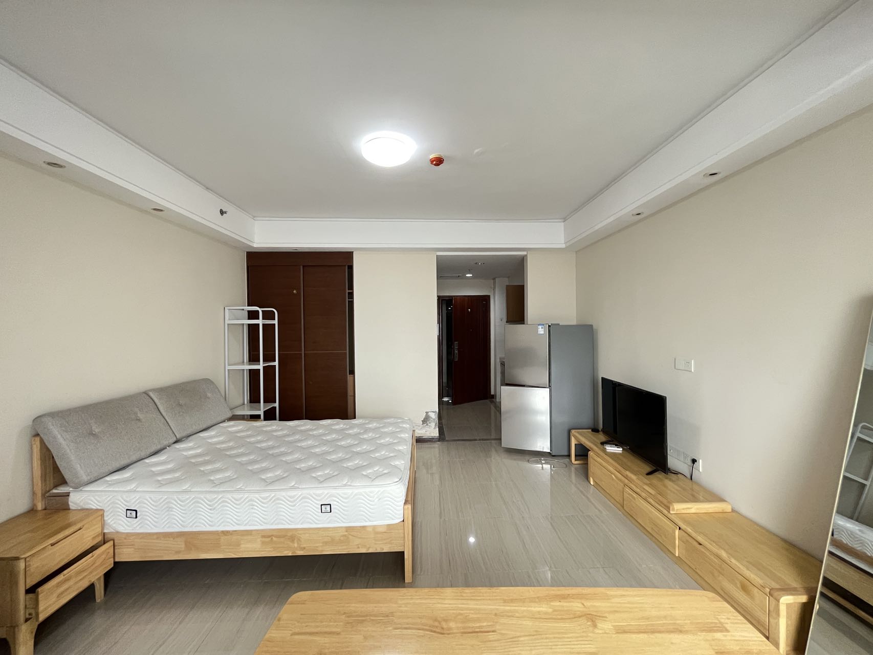 中国城星悦居  1室1厅1卫    2000.0元/月 中国城星悦居  1室1厅1卫    2000.0元/月室内图