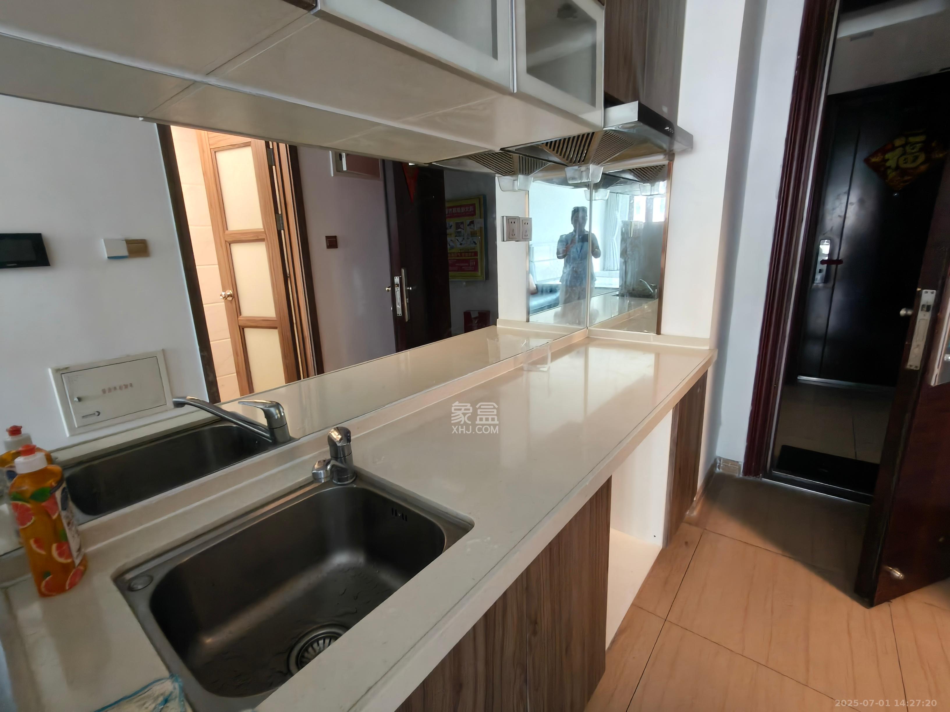 碧桂园星城首府  1室1厅1卫    1350.0元/月室内图