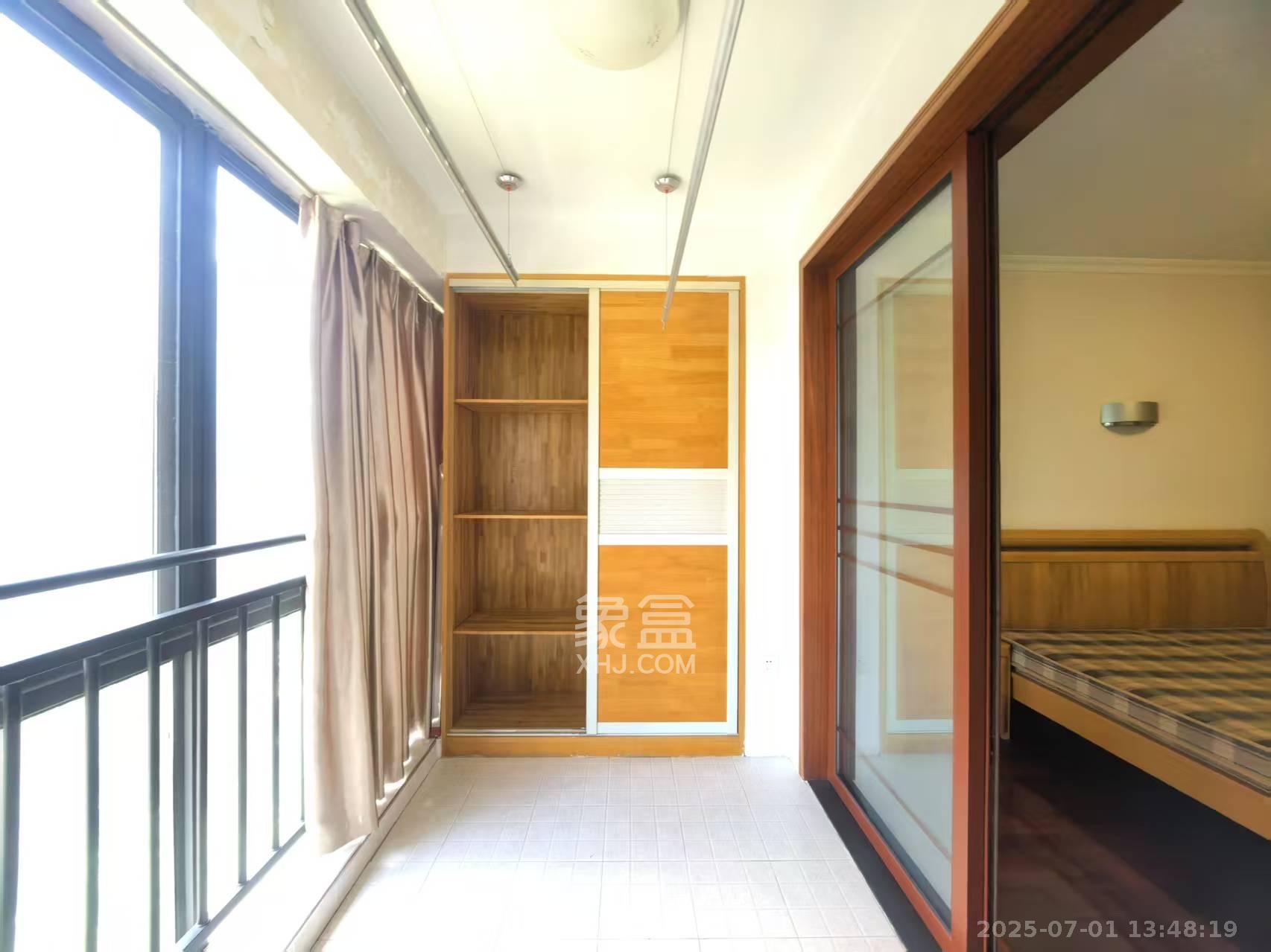 海拔东方 3室2厅2卫 2600.0元/月 海拔东方 3室2厅2卫 2600.0元/月室内图