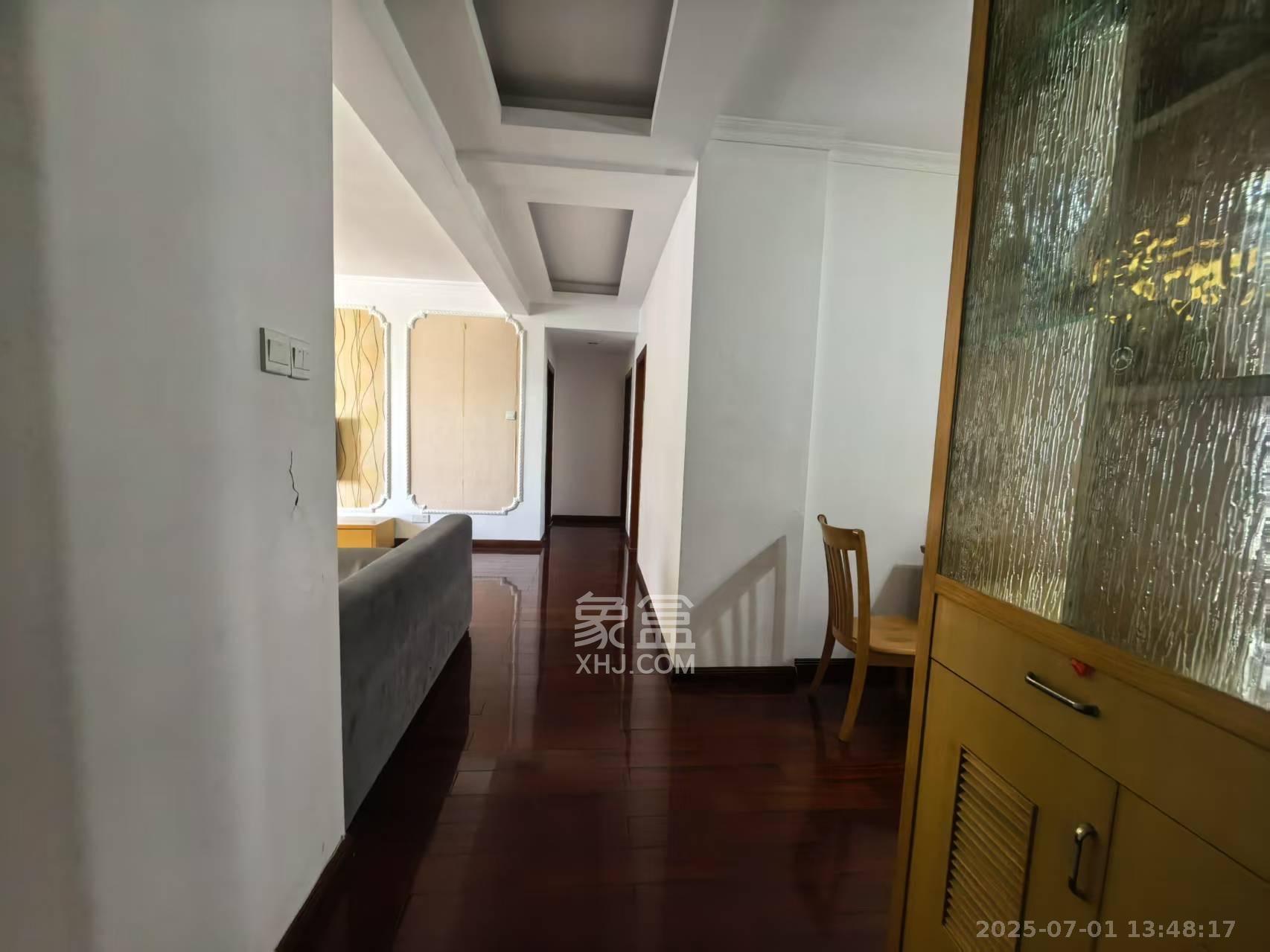 海拔东方 3室2厅2卫 2600.0元/月 海拔东方 3室2厅2卫 2600.0元/月室内图