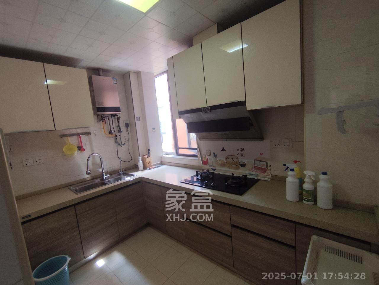 怡海星城 3室2厅1卫 2400.0元/月 怡海星城 3室2厅1卫 2400.0元/月室内图