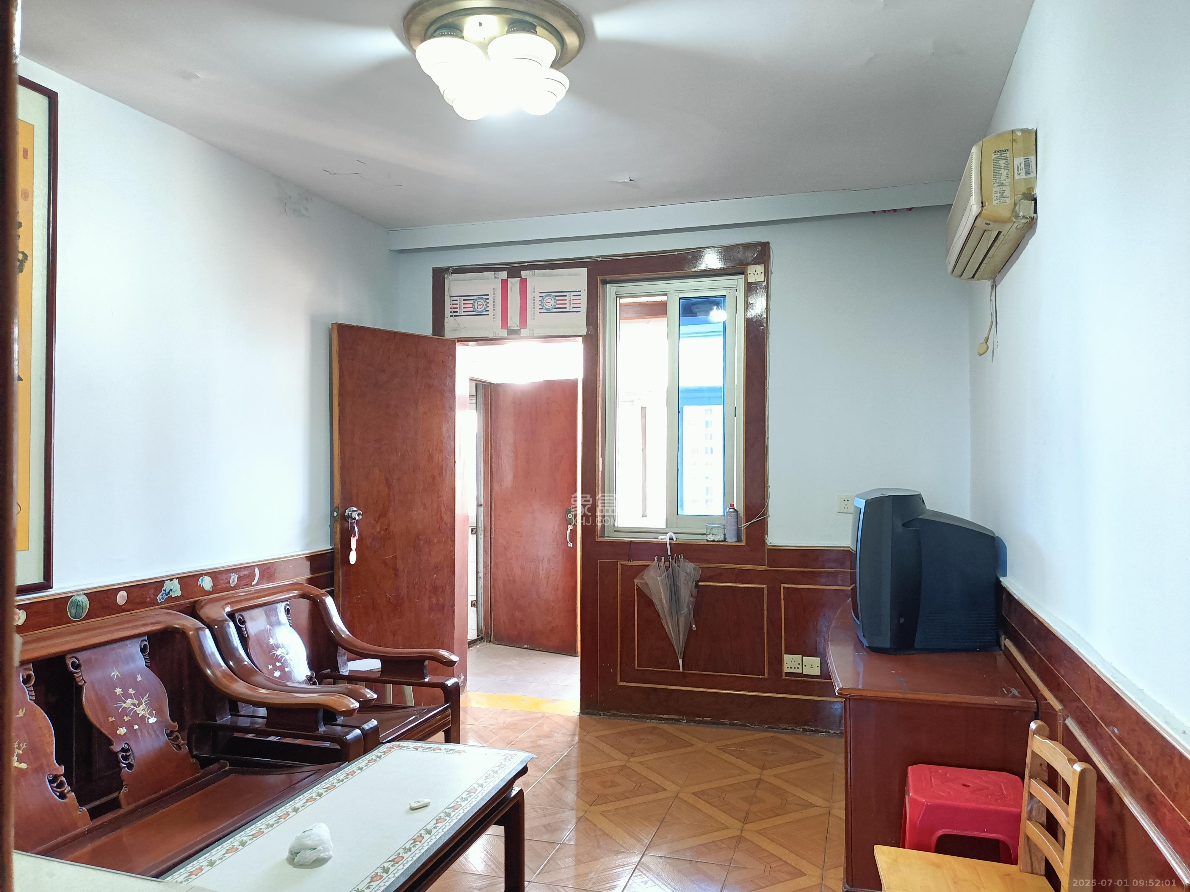 粮贸大厦 4室1厅1卫 2600.0元/月 粮贸大厦 4室1厅1卫 2600.0元/月室内图